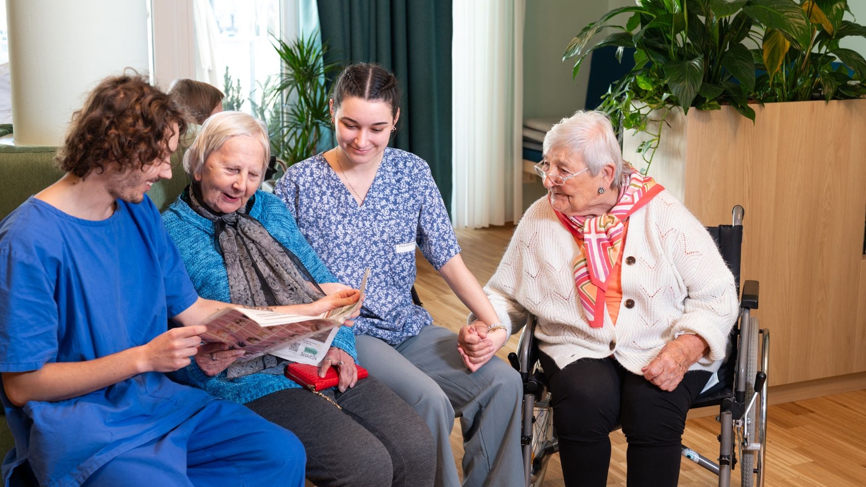 Kollegen und Bewohner des Pflegewohnhauses in Wien.