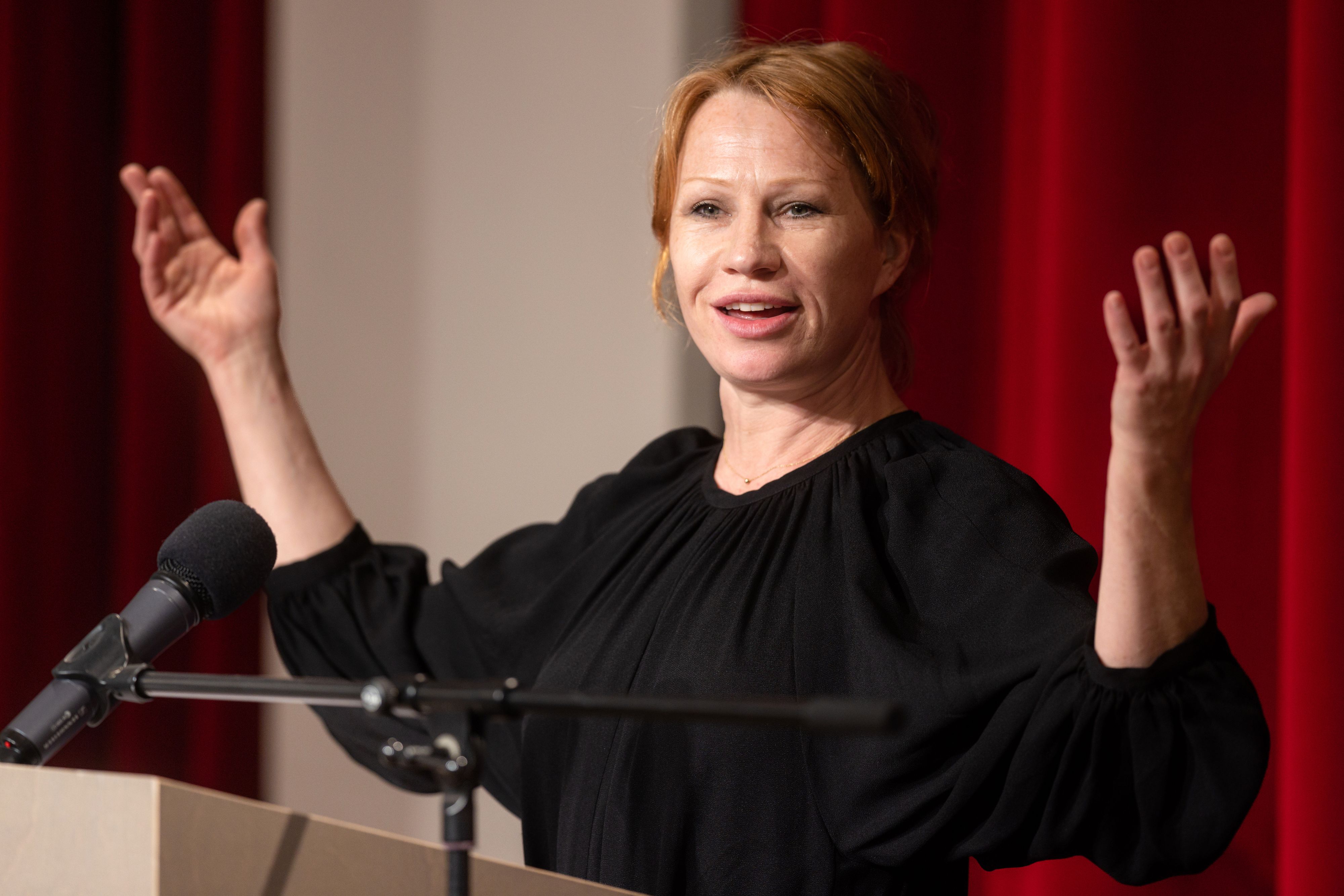 Kulturfestival Tangente: Star-Schauspielerin Birgit Minichmayr tritt im Festspielhaus St. Pölten auf. 