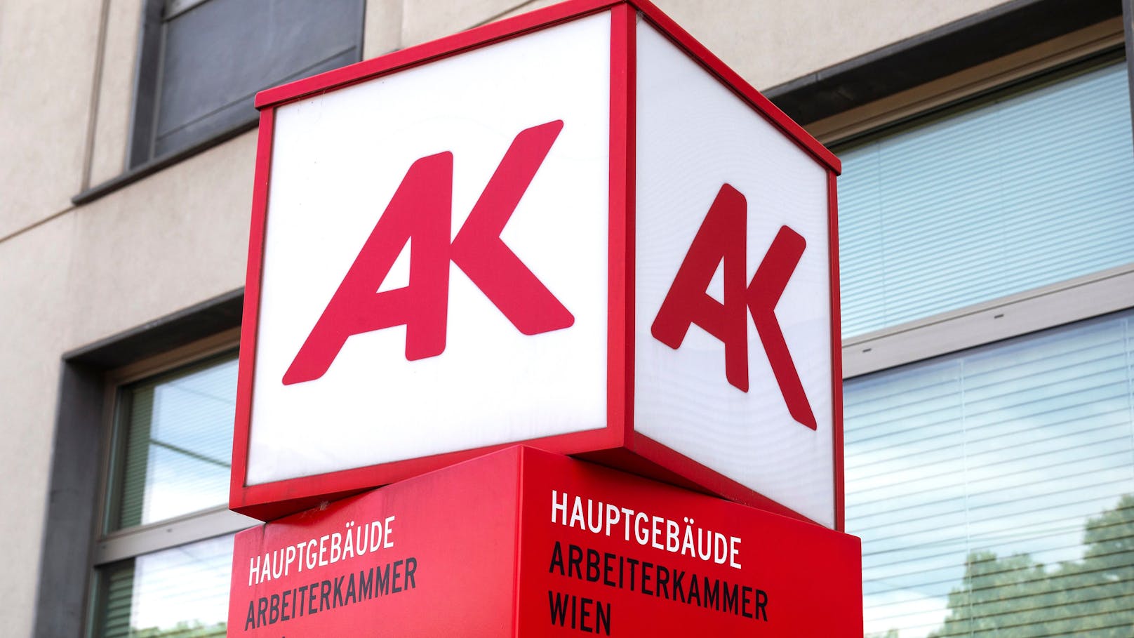 Rot, Schwarz und Blau verliert bei AK-Wahl in Wien