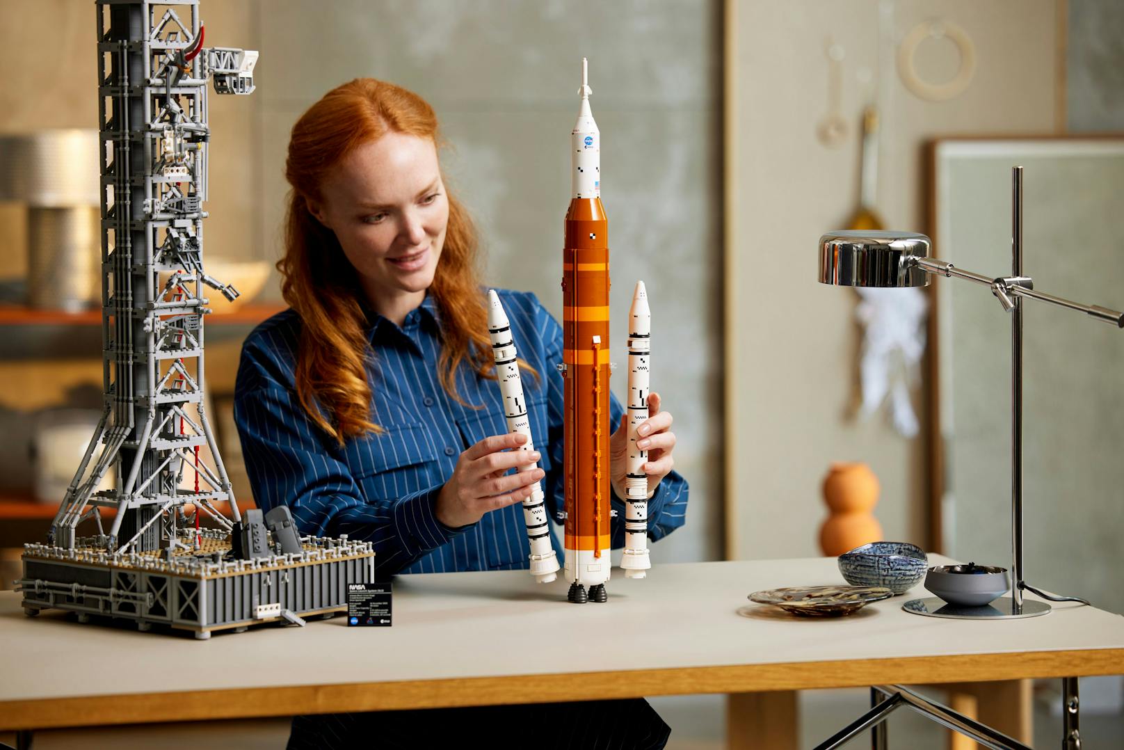 Gleich zwei neue Sets richten sich an Weltraum-Fans, und eines davon ist ganz schön riesig. Das LEGO Icons NASA Artemis Startrampe Set besteht aus 3.601 Elementen...