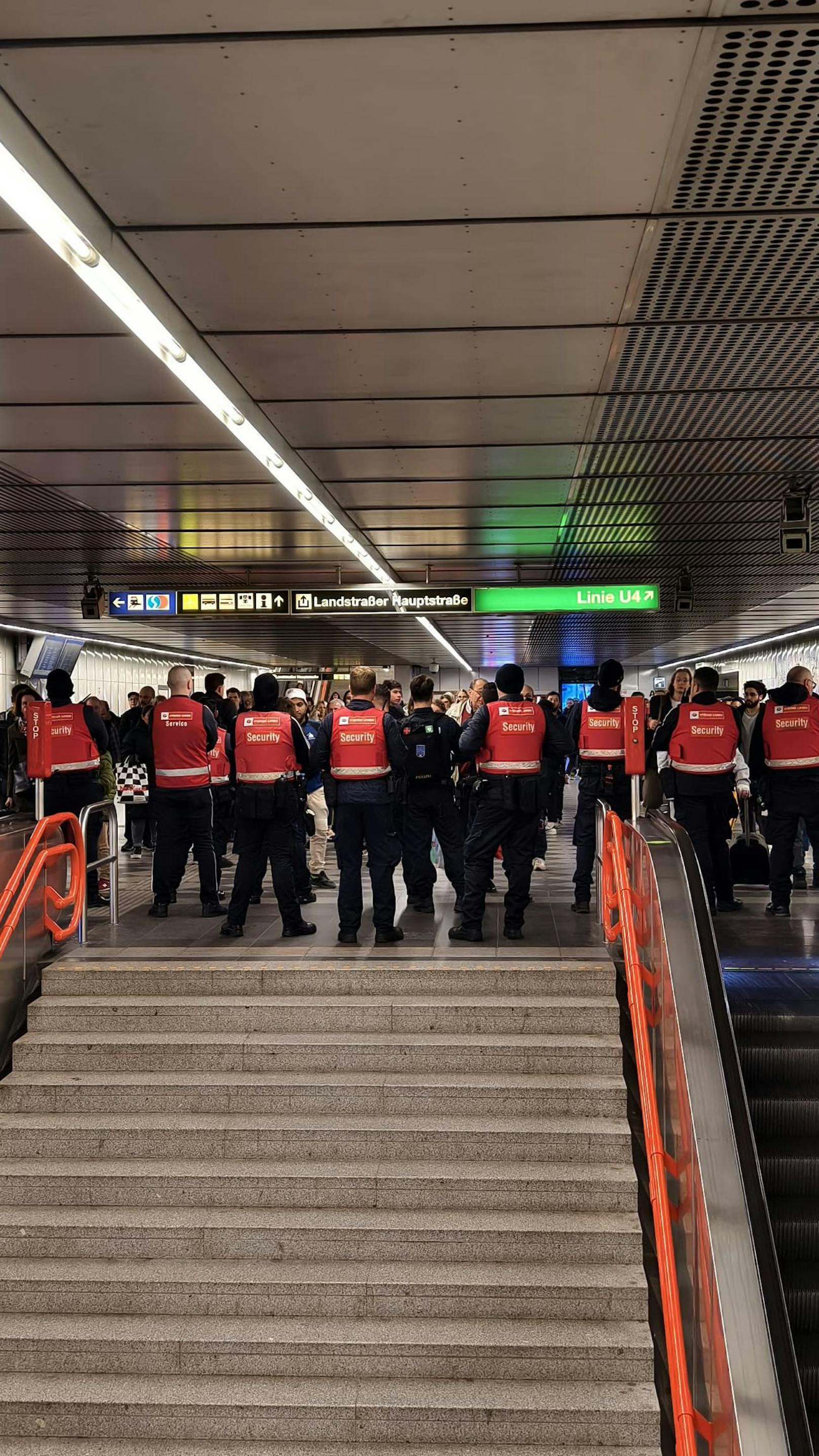 Feuer-Alarm in Wiener U-Bahn – Zugänge gesperrt