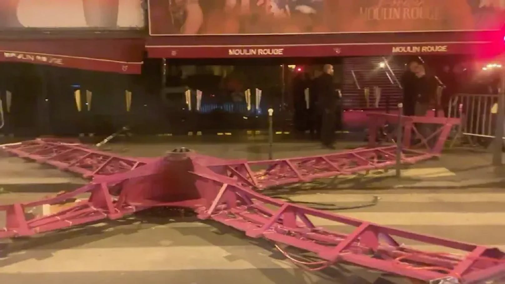 Wahrzeichen von Paris: Moulin-Rouge-Rad eingestürzt
