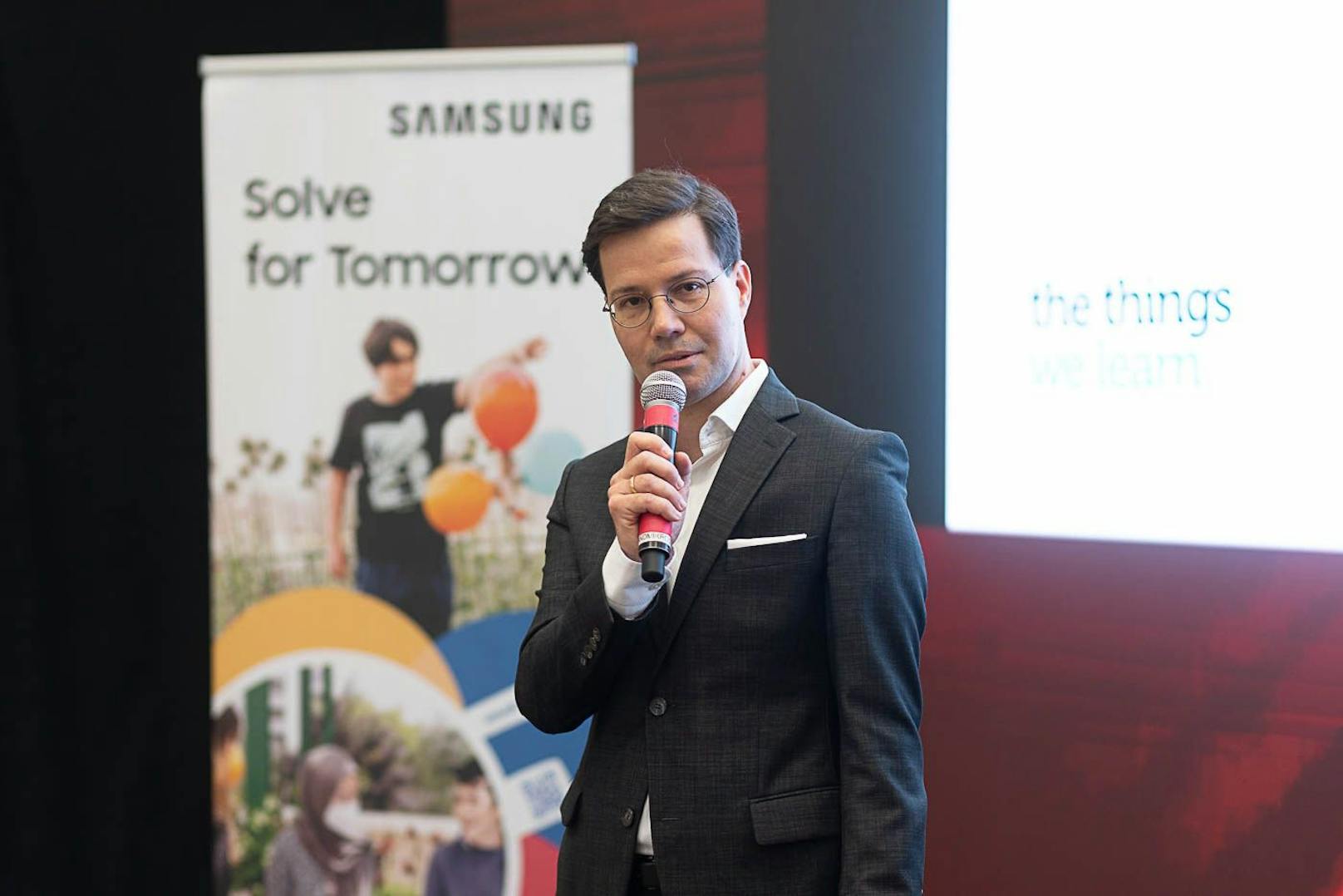 "Unser Bildungsprogramm zielt darauf ab, dass die jungen Talente von heute die Chance haben, die Pionierinnen und Pioniere von morgen zu werden", so Marvin Peters, Director Mobile bei Samsung Österreich.