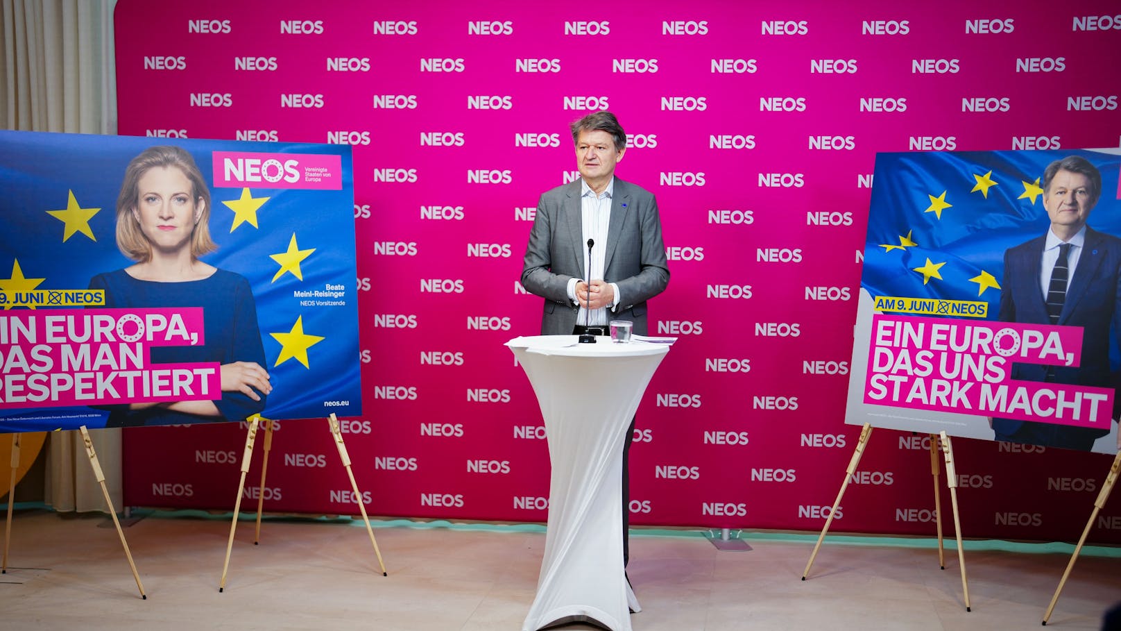 NEOS starten zweite Plakatwelle für EU-Wahl