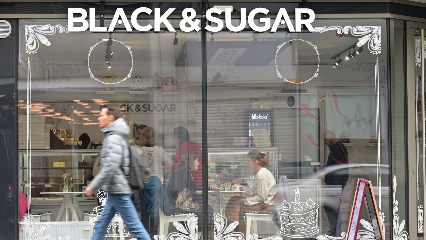 "Black & Sugar" – diese Konditorei gibt sich zuckerfrei