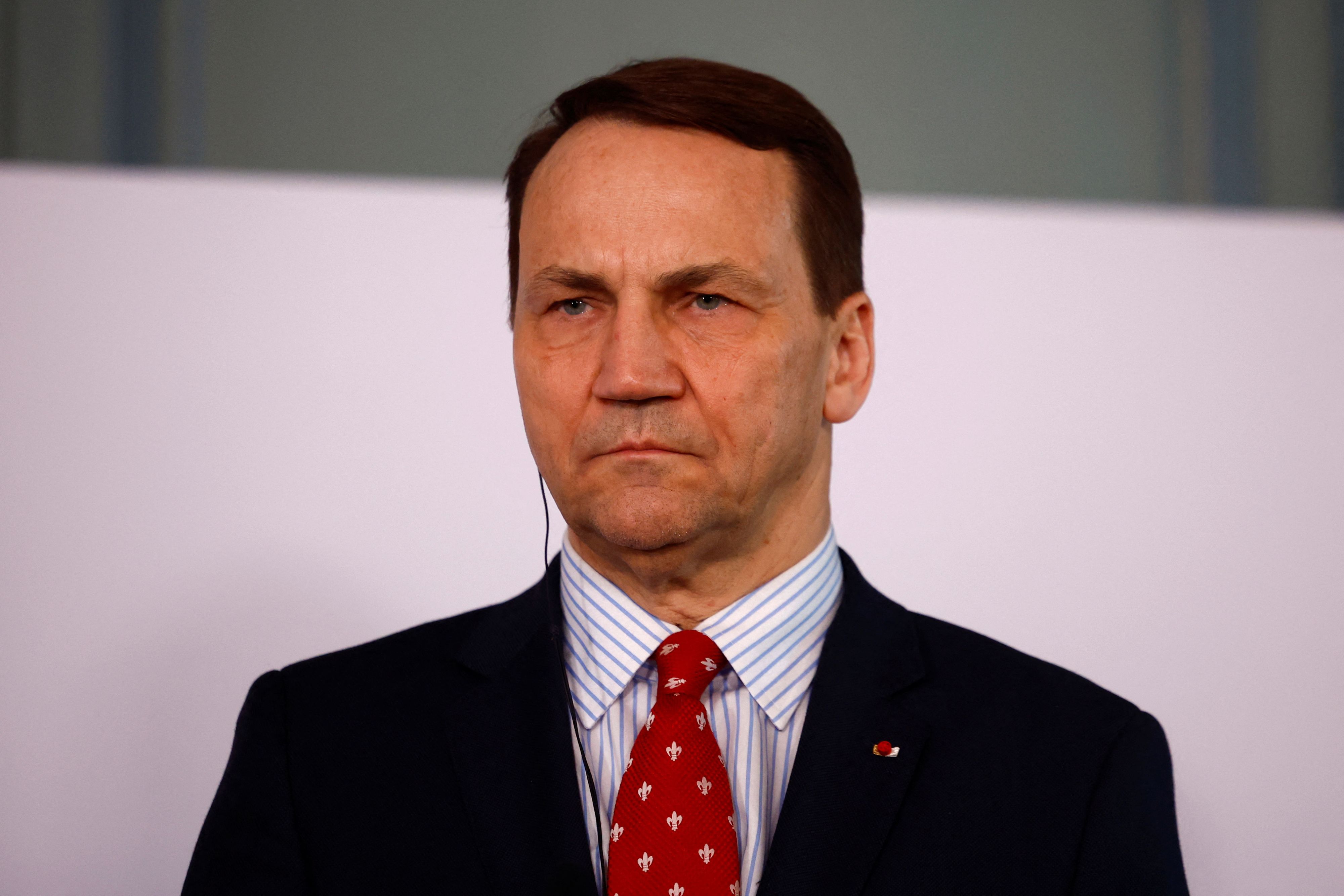 Polens Außenminister Radoslaw Sikorski. In einer Parlamentsrede warnte er Putin vor einem Angriff auf NATO-Gebiete.