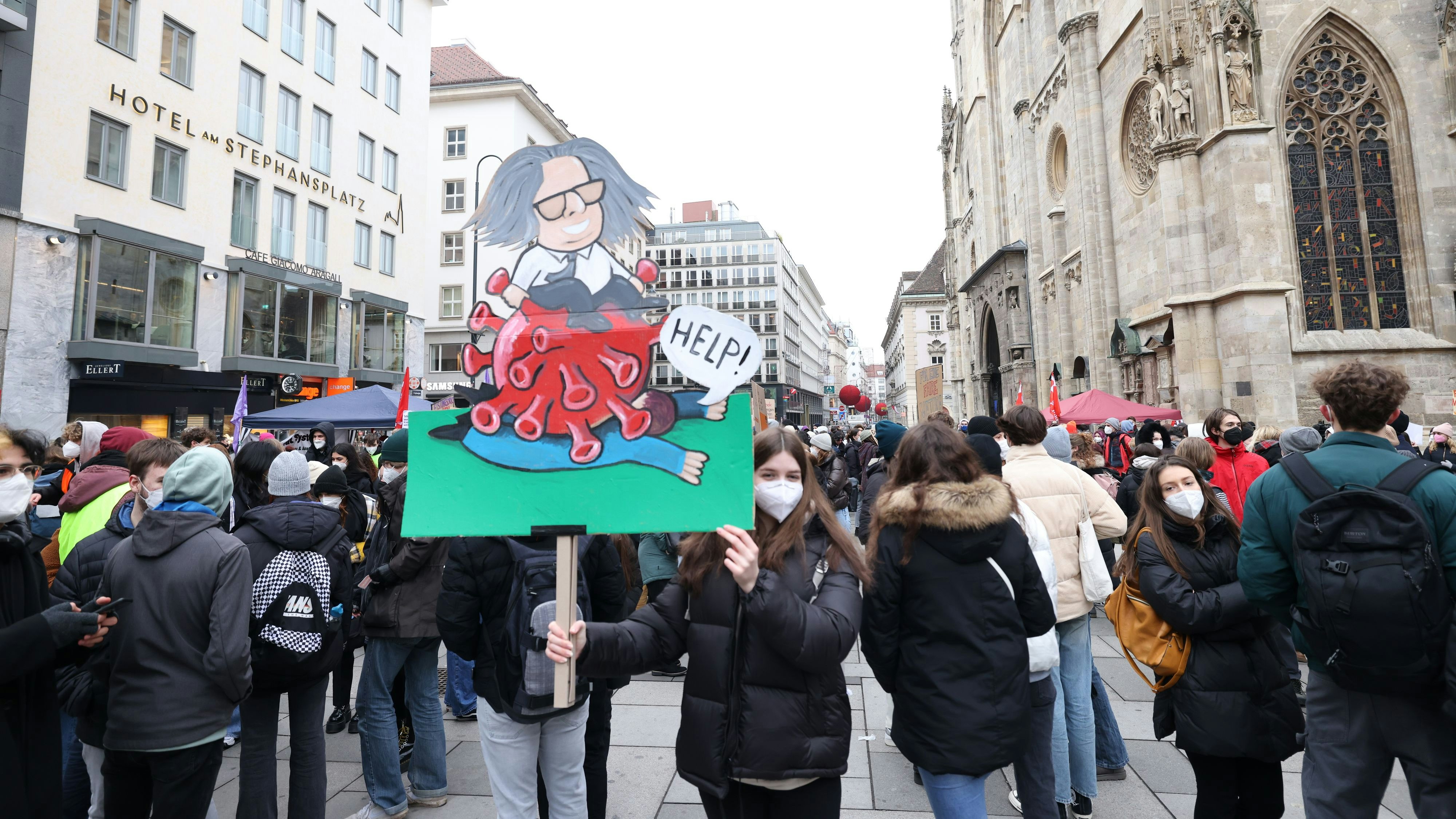 "Streik der Maturanten" vor dem Wiener Stephansdom am 26. Jänner 2022