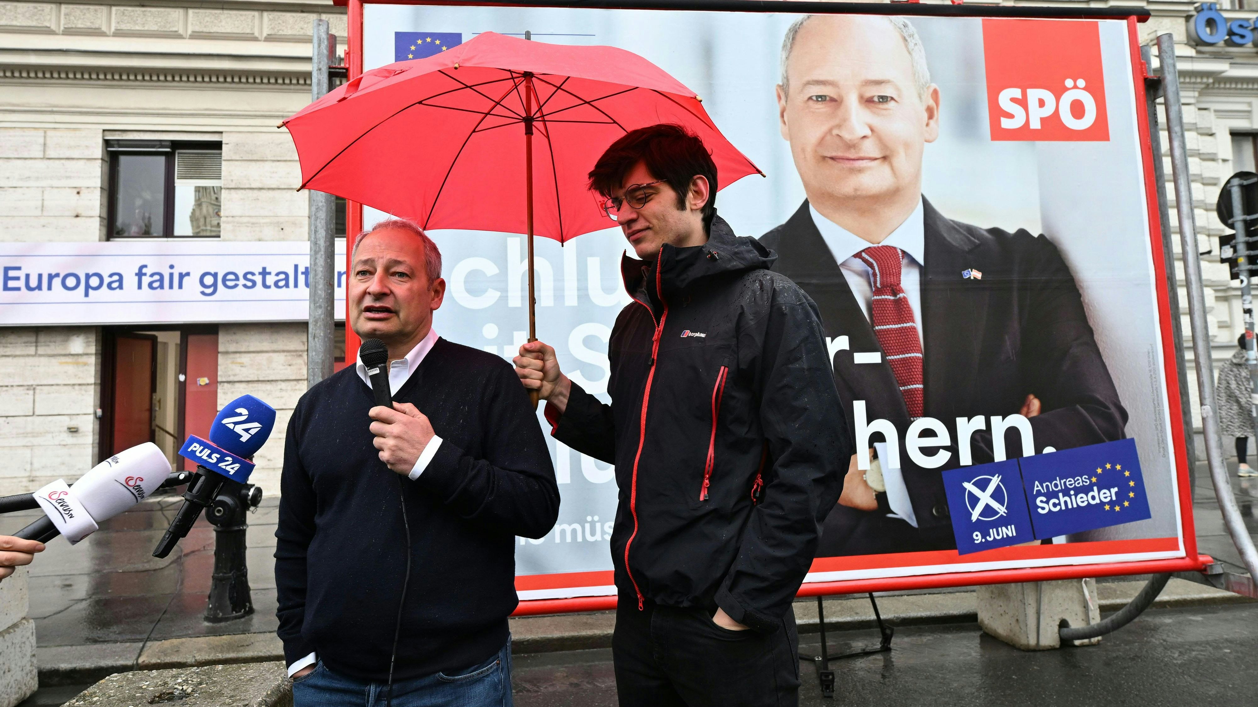 Schirmherr: Andreas Schieder, Spitzenkandidat der SPÖ für die EU-Wahl, bei der Plakatpräsentation in Wien