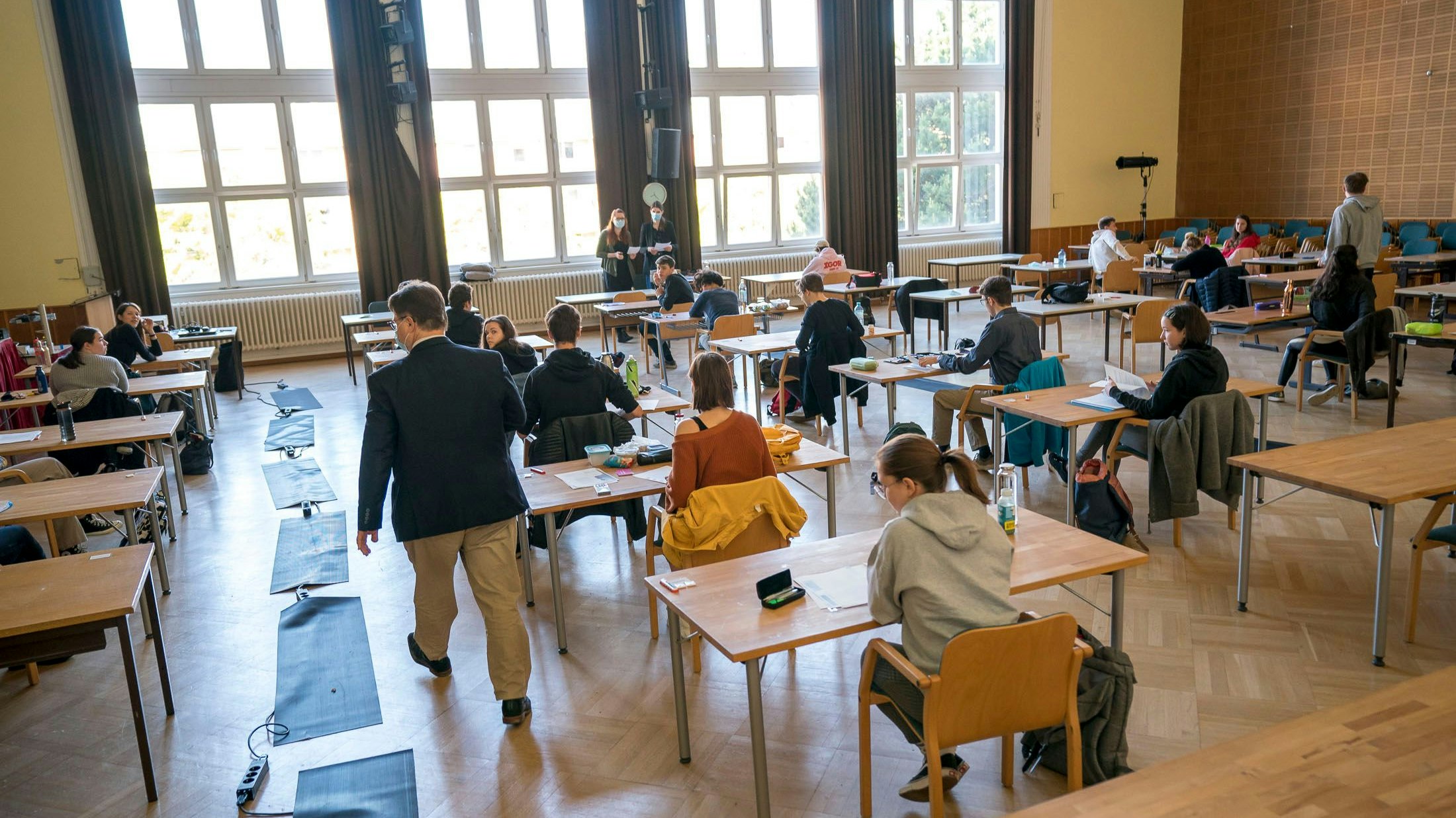 Zentralmatura in Coronazeiten: Das Wiener Goethegymnasium mit Direktor Hubert Kopeszki