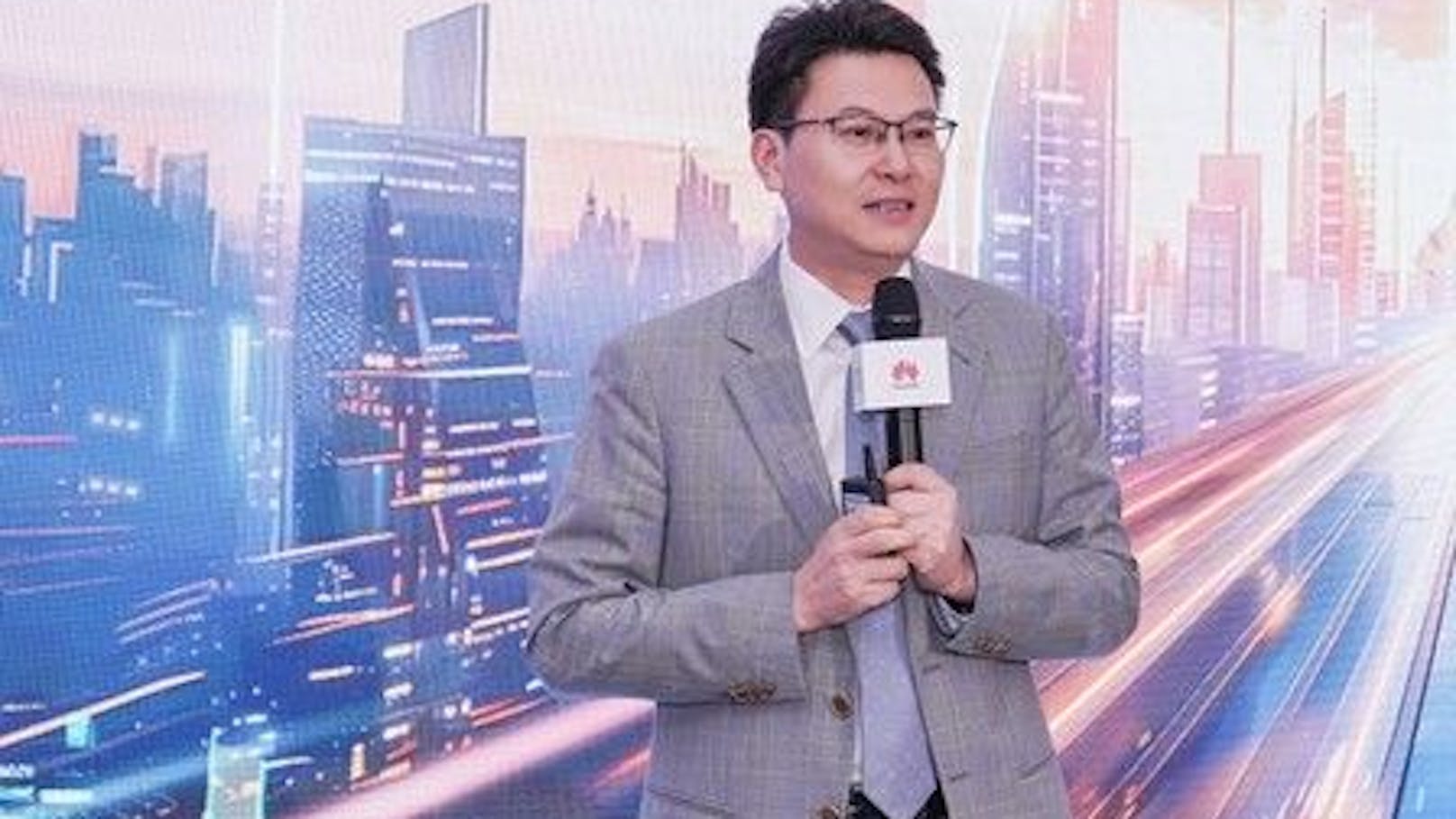Bob Chen, President of Huawei Optical Business Product Line.