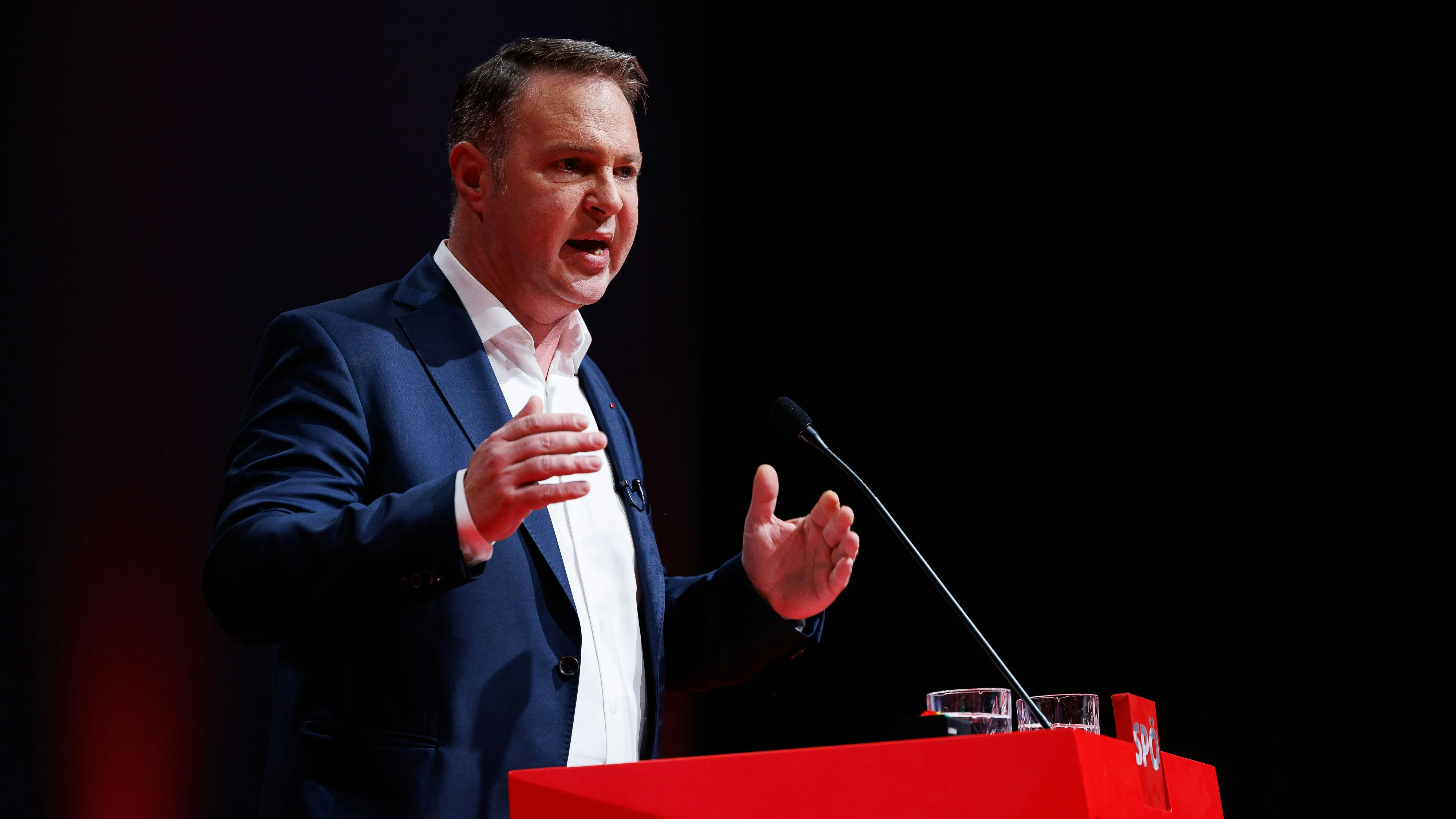 SPÖ-Chef Andreas Babler beim Bundesparteirat in der Messe Wieselburg am 27. April 2024.