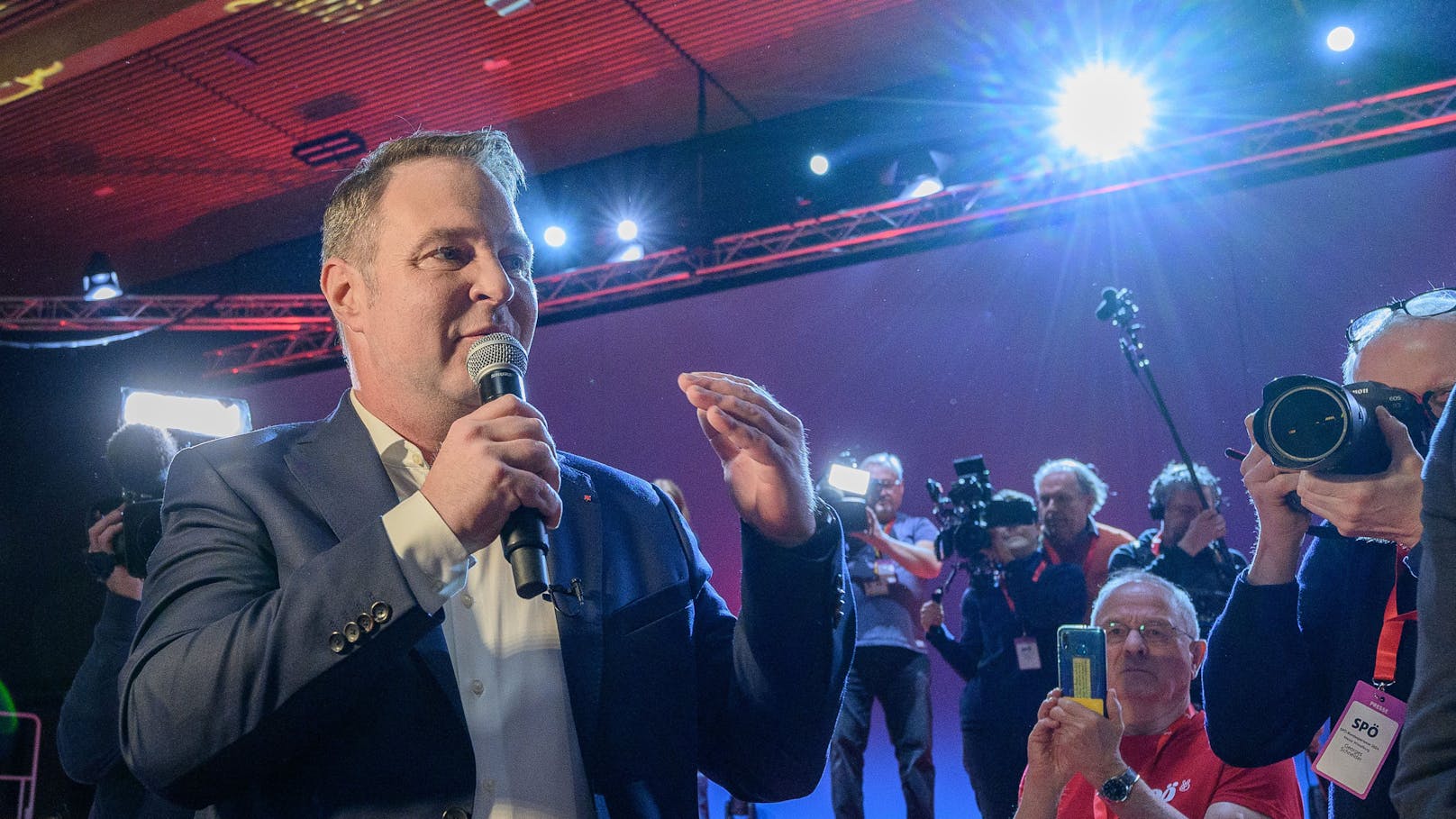 SPÖ-Chef Andreas Babler beim Bundesparteirat in der Messe Wieselburg am 27. April 2024.