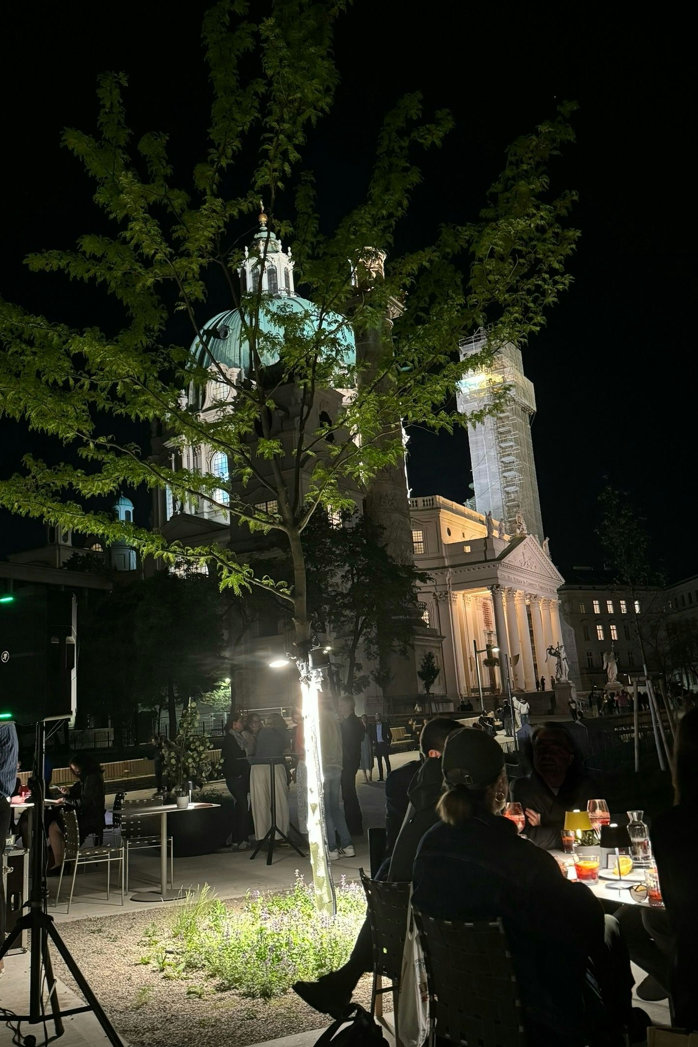 Abendstimmung im "trude &amp; töchter" im "Wien Museum" am Karlsplatz
