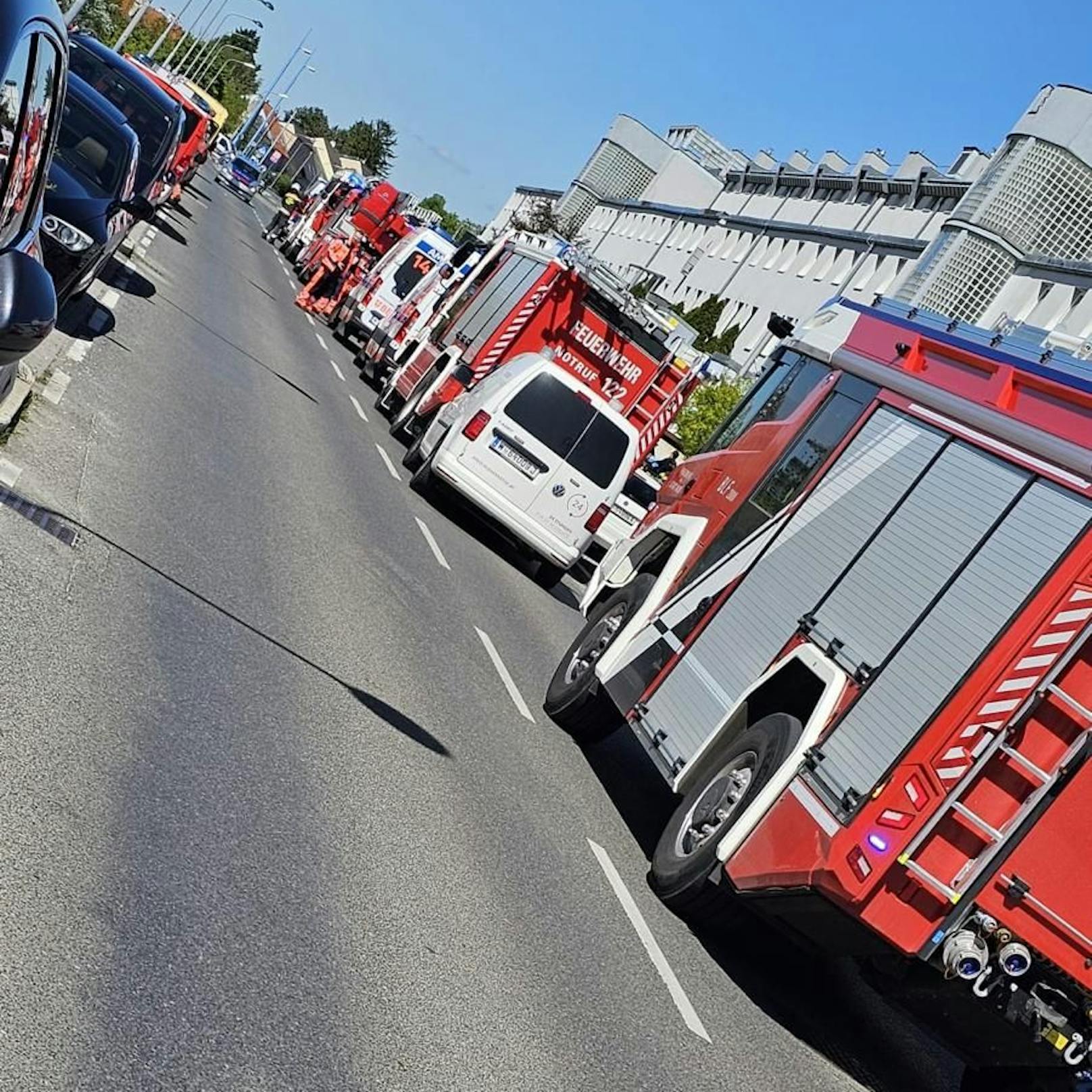 Großeinsatz in Wien-Floridsdorf: In einem Keller kam es zu einer Gasexplosion
