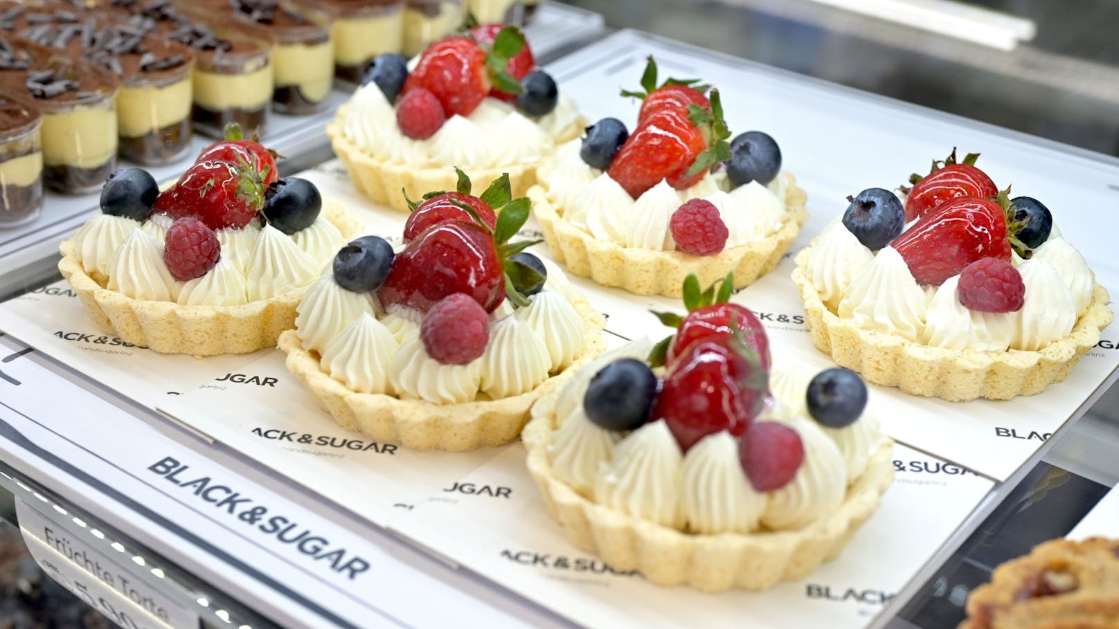 Die neue Patisserie in der Linzer City legt besonderen Wert auf Vielfalt – mit veganen, laktose- und glutenfreien Kreationen ist für jeden was dabei.