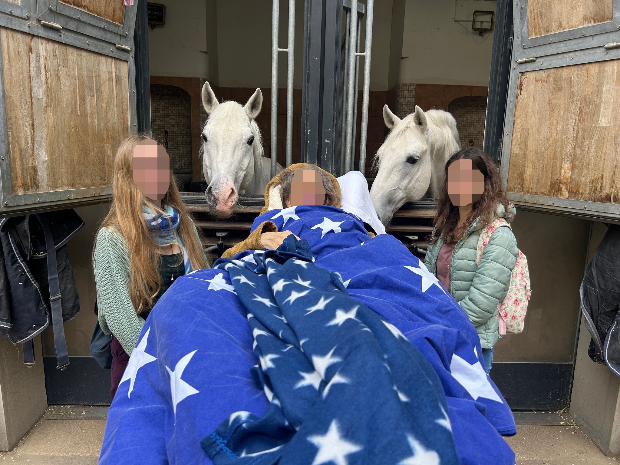 Die Todkranke mit ihren geliebten Töchtern auf Besuch in Wien