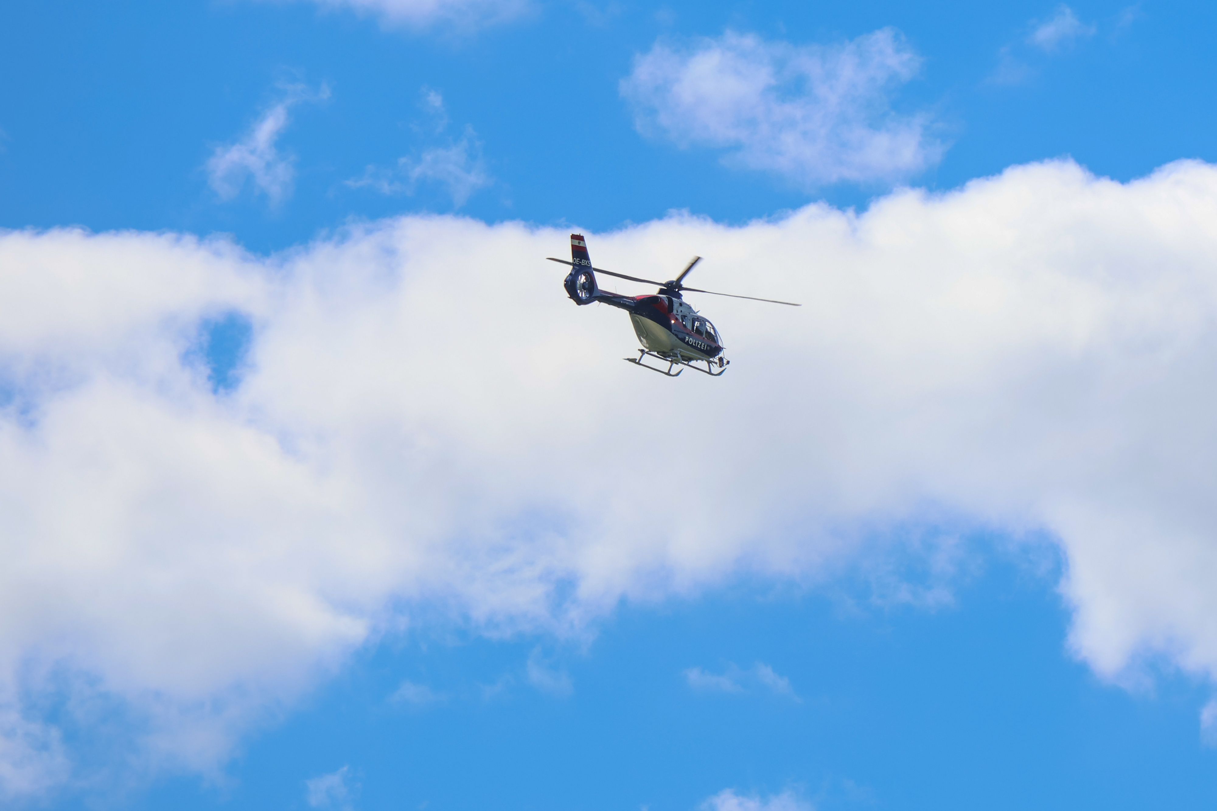 Die Suche per Hubschrauber hatte anfangs keinen Erfolg.