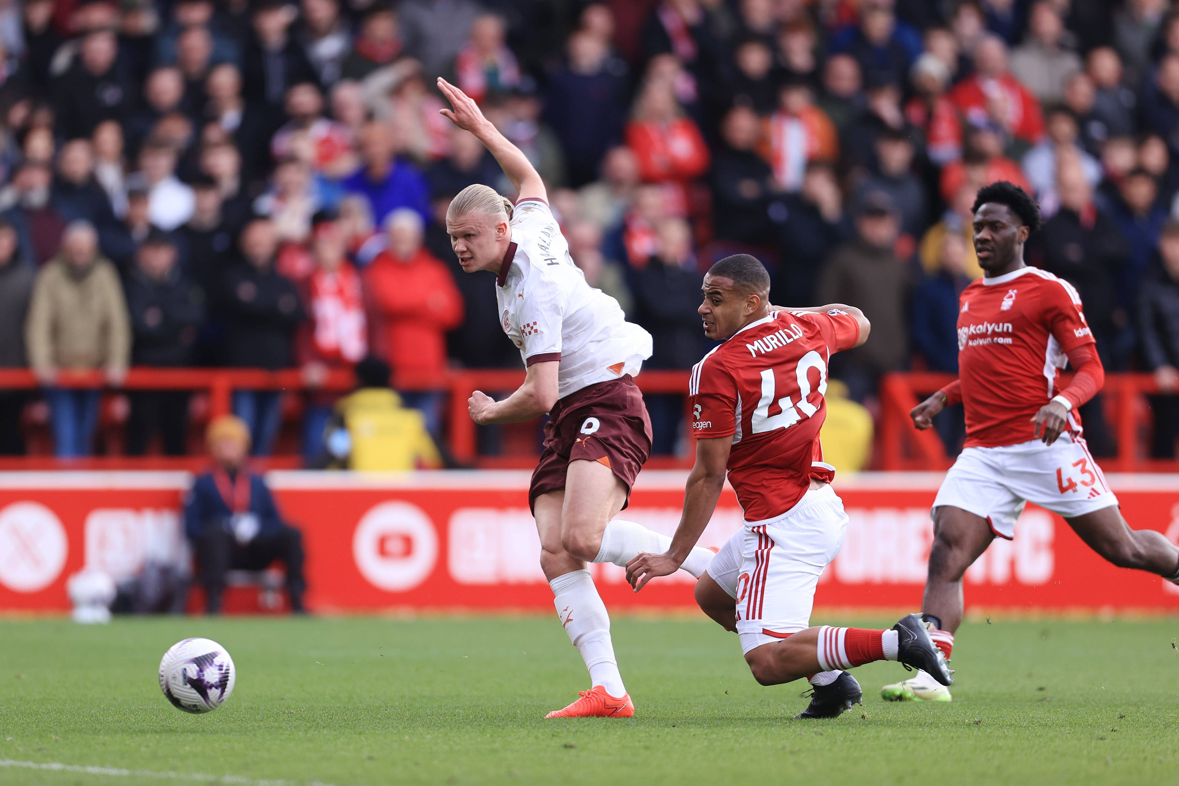 Erling Haaland trifft zum 2:0 für City.