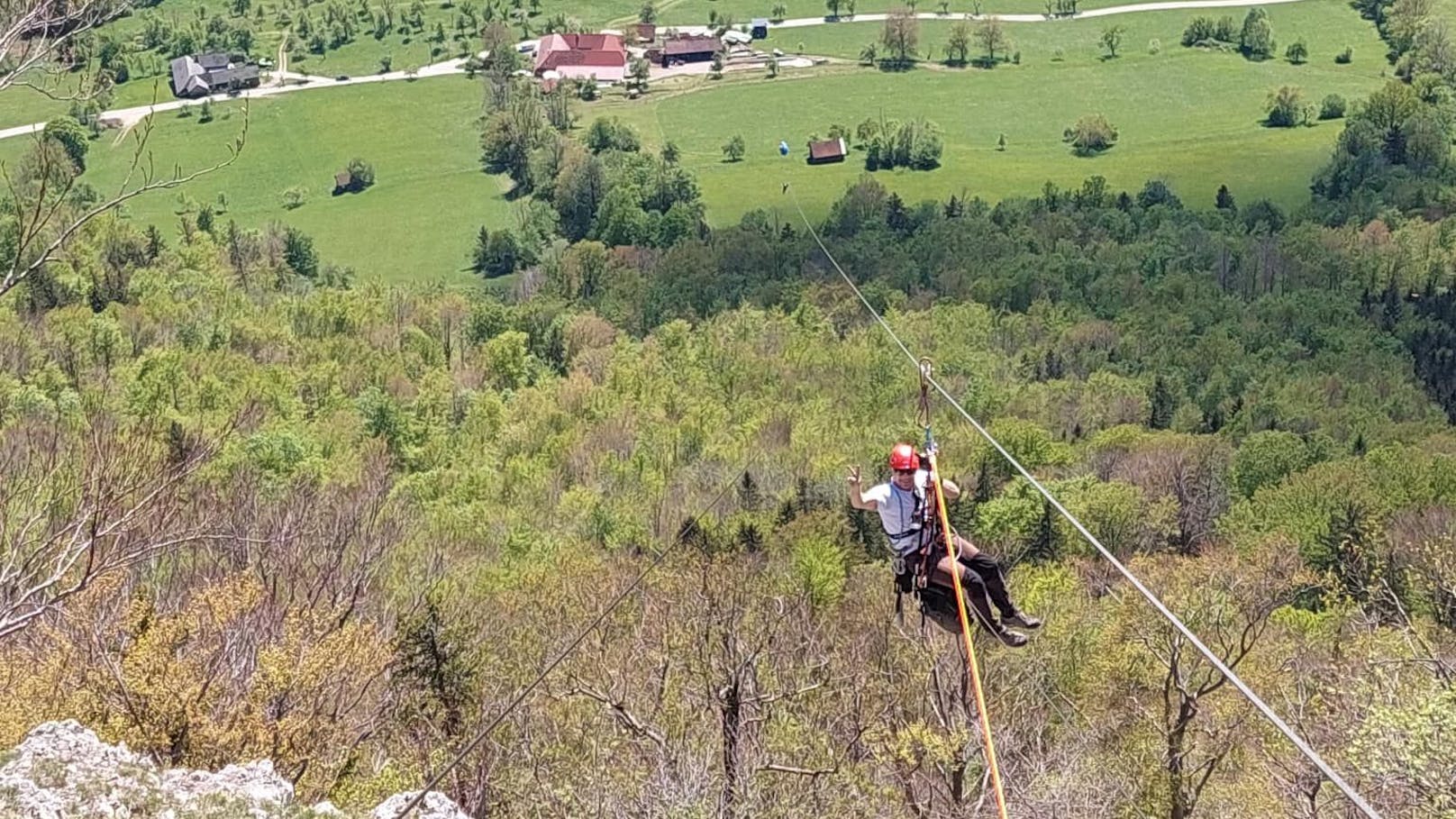 In diesem Seil blieb der Paragleiter hängen.