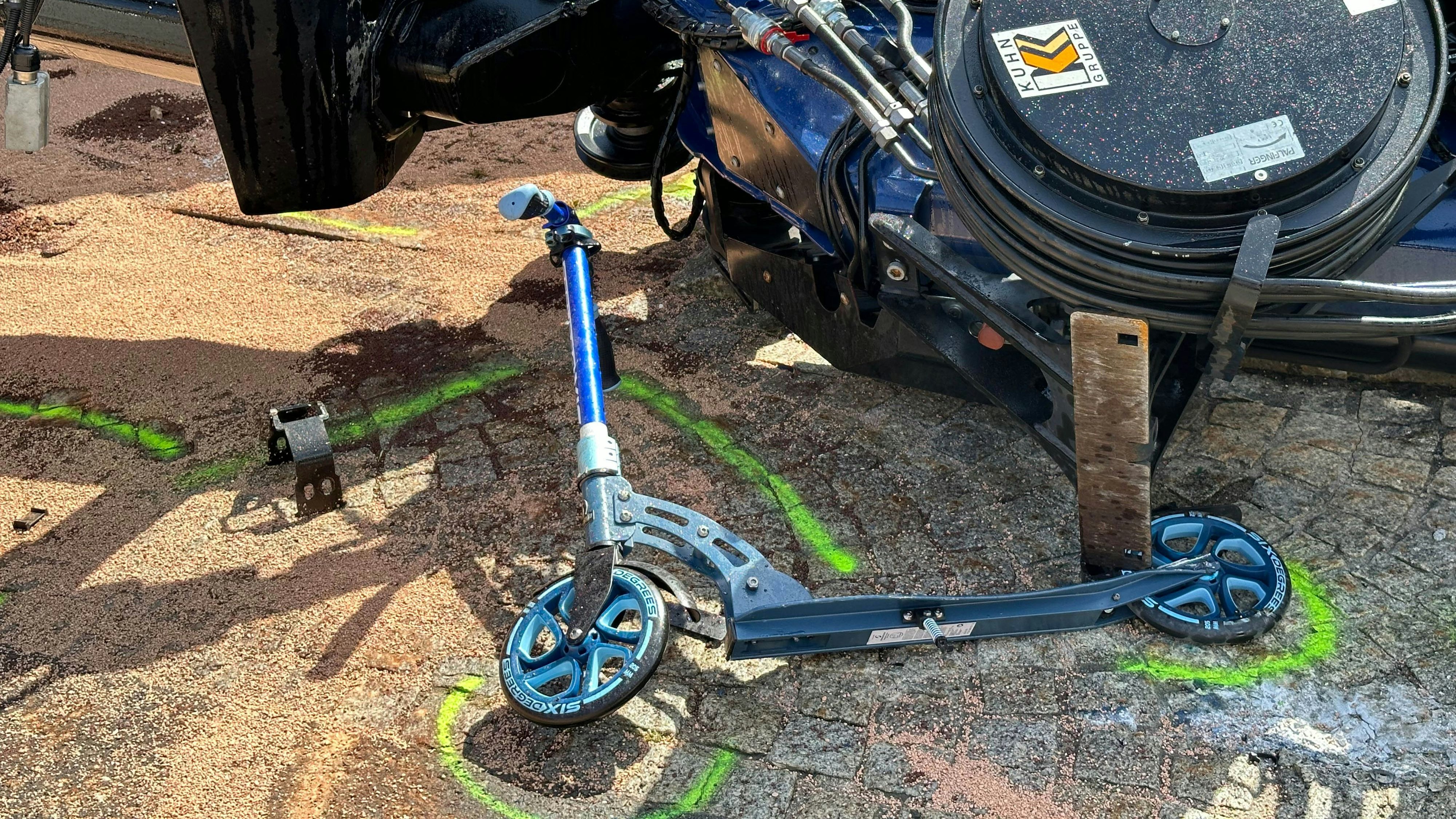 In Going am Wilden Kaiser kam es beim Maibaumaufstellen zu einem schlimmen Unglück.