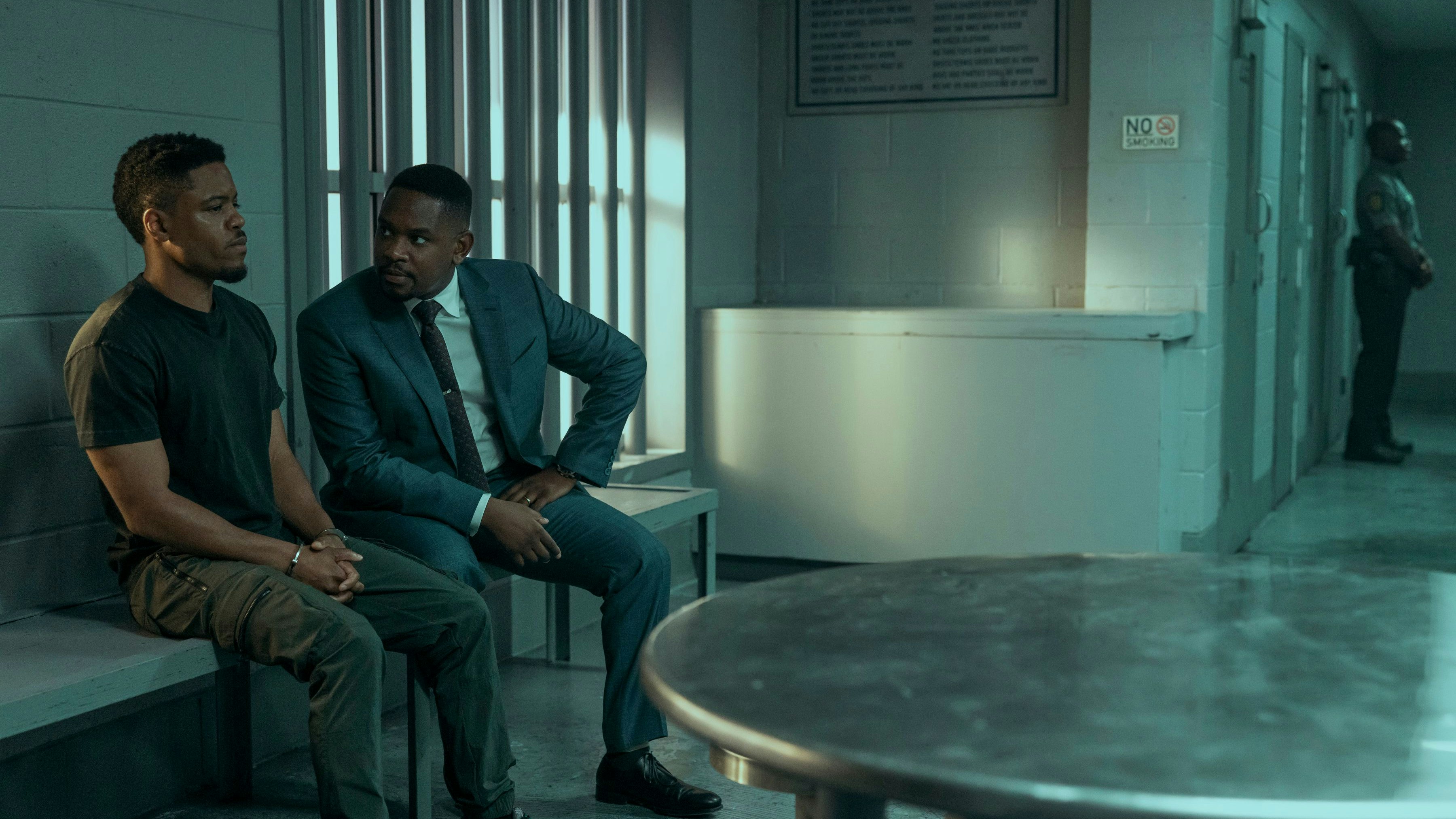 Versucht für Conrad (Jon Michael Hill) etwas auszuhandeln: Crokers Anwalt Roger White (Aml Ameen)