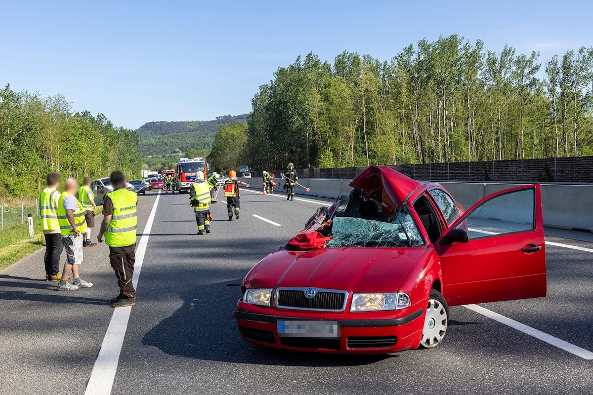 In einem der beiden Unfallwagen wurde keine Person eingeklemmt.