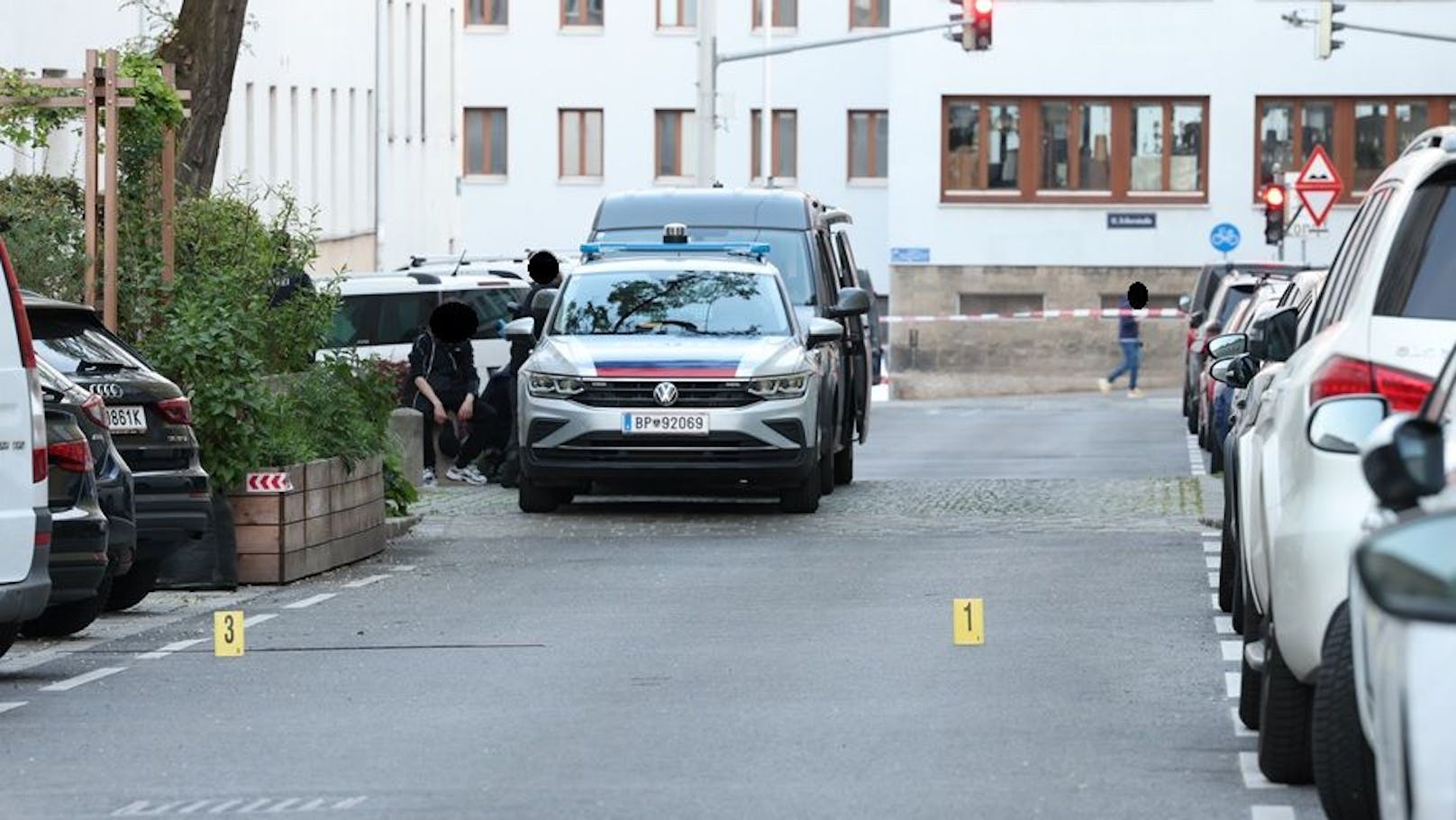 Schüsse in Wien! Mann schwer verletzt