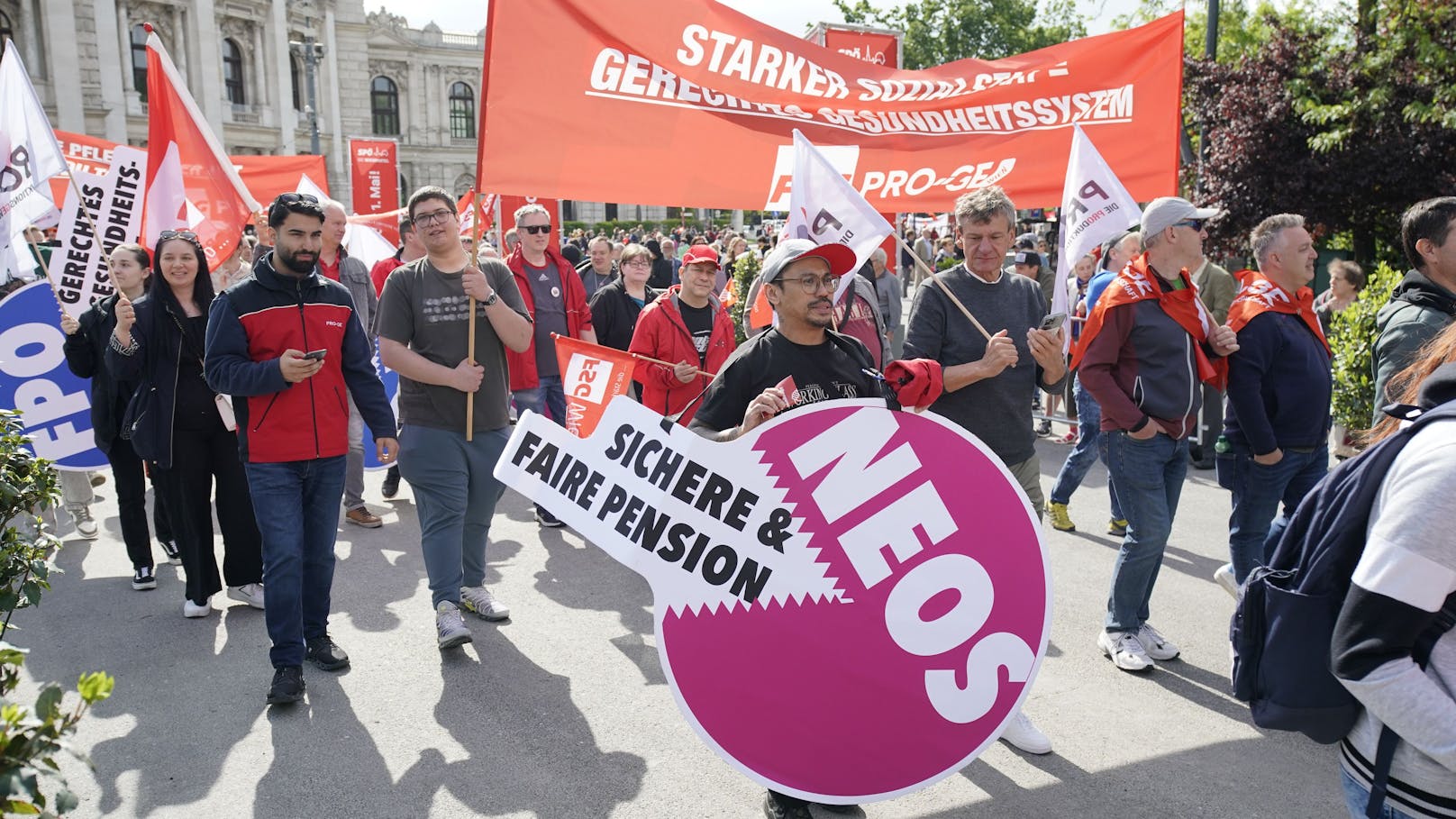 Die politischen Mai-Feiern standen am 1. Mai ganz im Zeichen der Europawahl. So lautete etwa das Motto der Kundgebung der SPÖ "Wir in Wien stehen für ein faires Europa". "Heute" hat die Bilder!