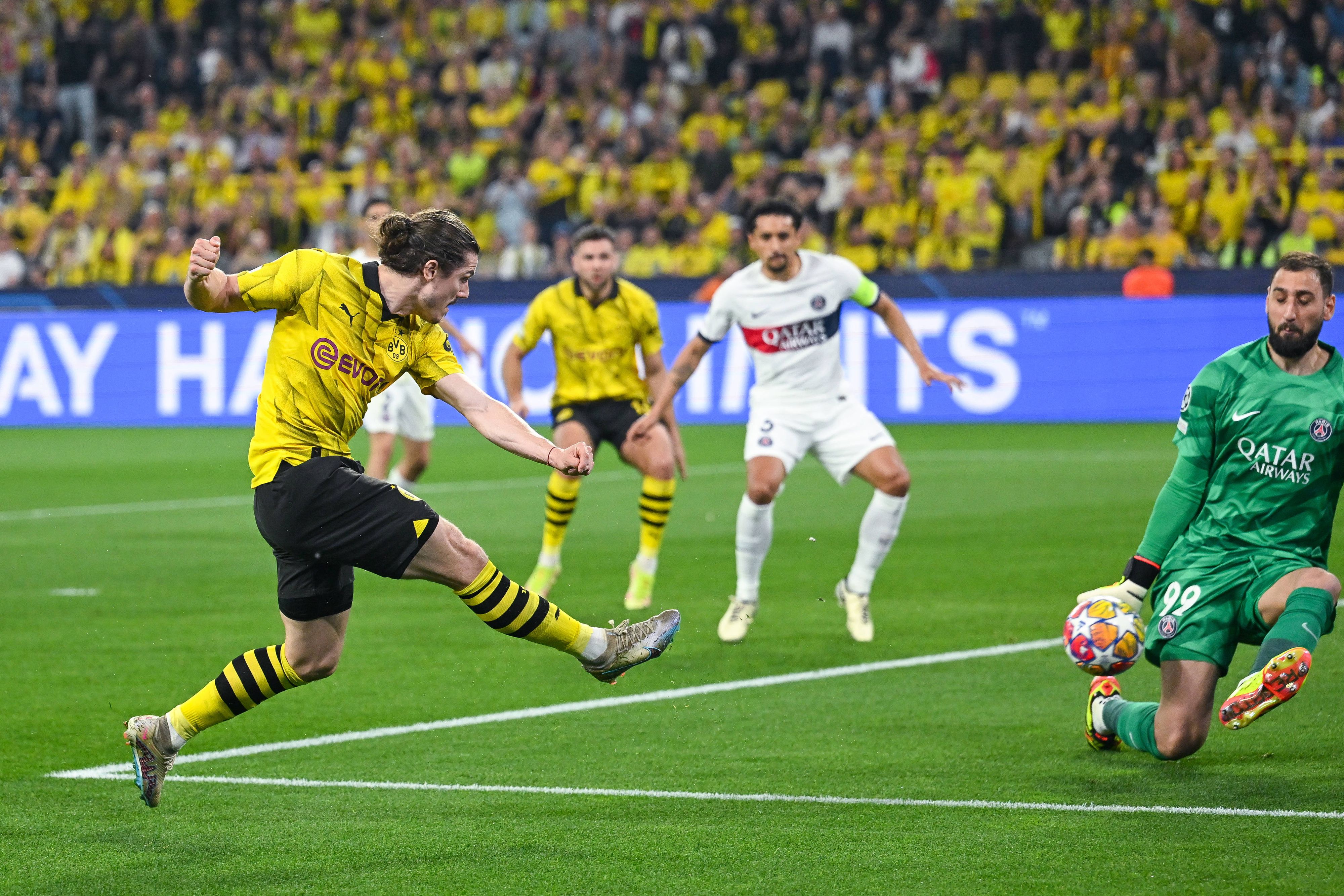 Marcel Sabitzer scheitert an Gianluigi Donnarumma.