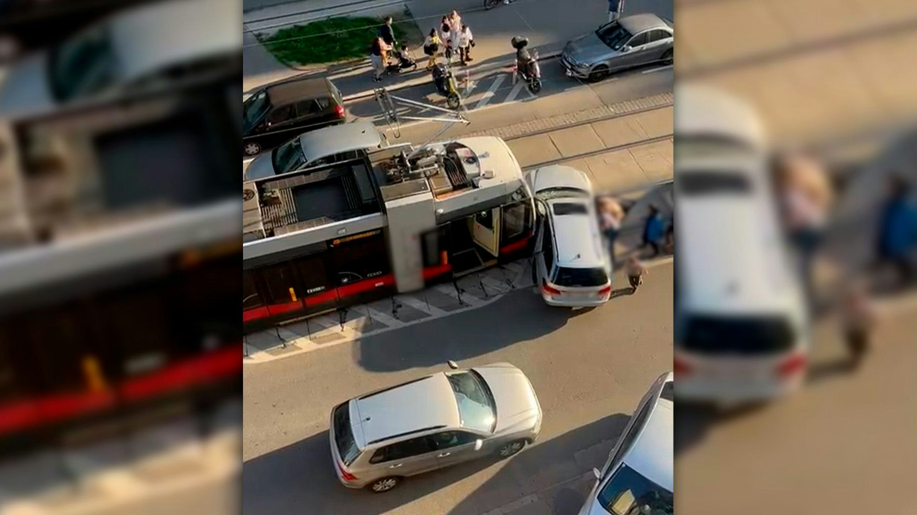 Heute.at - Mercedes-Lenker bei Bim-Unfall in Wien schwer verletzt