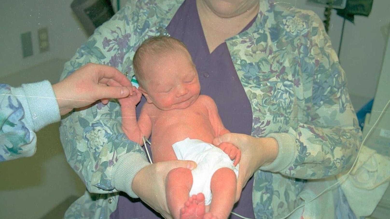 "Baby Jesus" nach seiner Ankunft im Krankenhaus - noch hat er keinen Namen