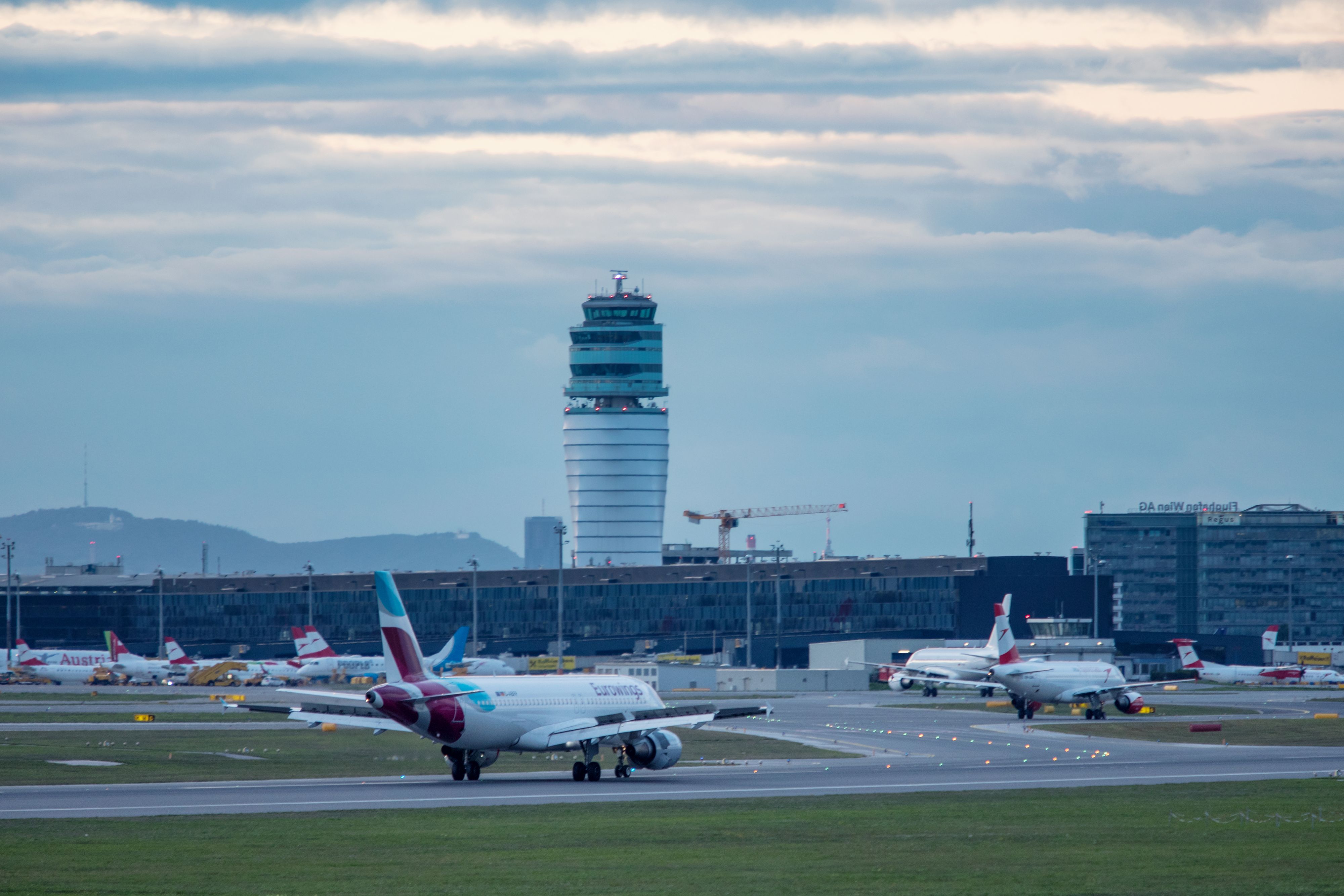 Grüne Flüge? Verbraucher werden durch CO2-Kompensationsversprechen häufig in die Irre geführt.