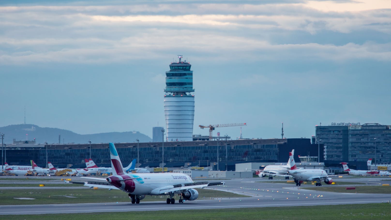 EU prüft CO2-Versprechen der Fluggesellschaften