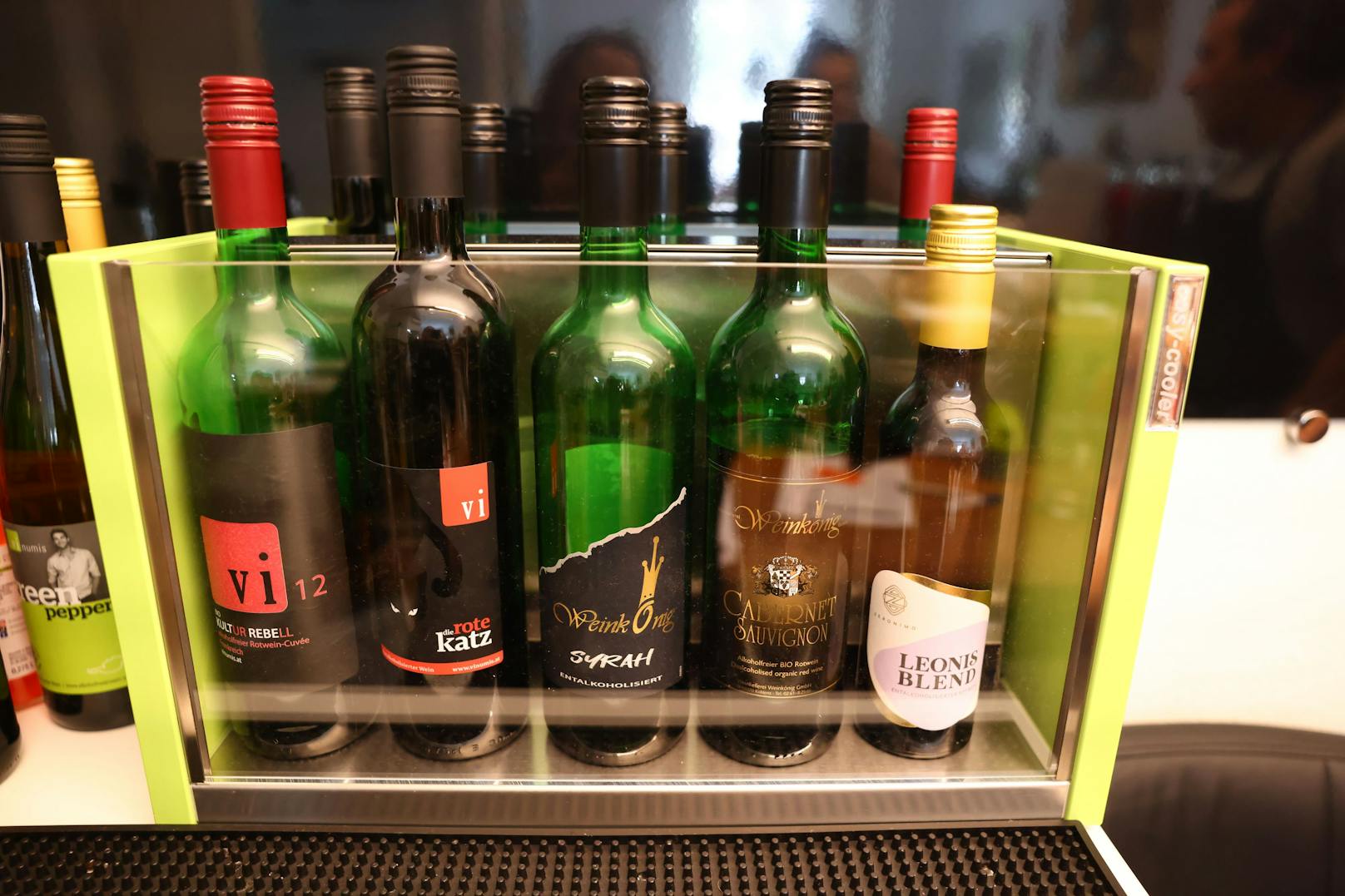 Fünf eigene Weine hat die Vinothek auch im Angebot