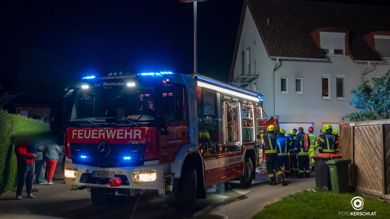 Am Abend des 1.Mai brach in einer Gartenhütte in der Lauterbachsiedlung ein Feuer aus, bei der die Freiwilligen Feuerwehren Feldkirchen an der Donau, Lacken, Landshaag, Mühldorf und Bad Mühlllacken zugleich alarmiert wurden.
