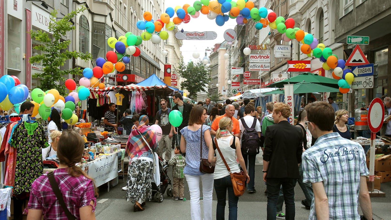 Größter Flohmarkt startet nun in der Wiener Neubaugasse