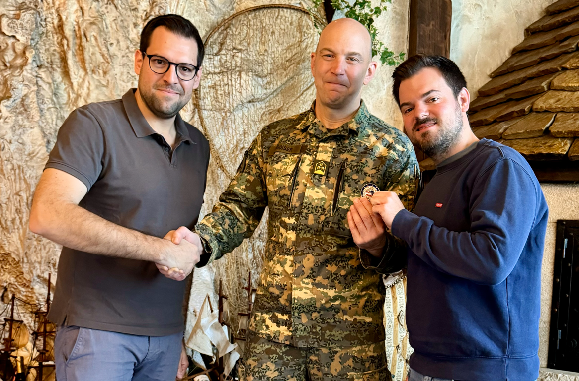 Flo und Wisch mit Oberst Florian Goiser