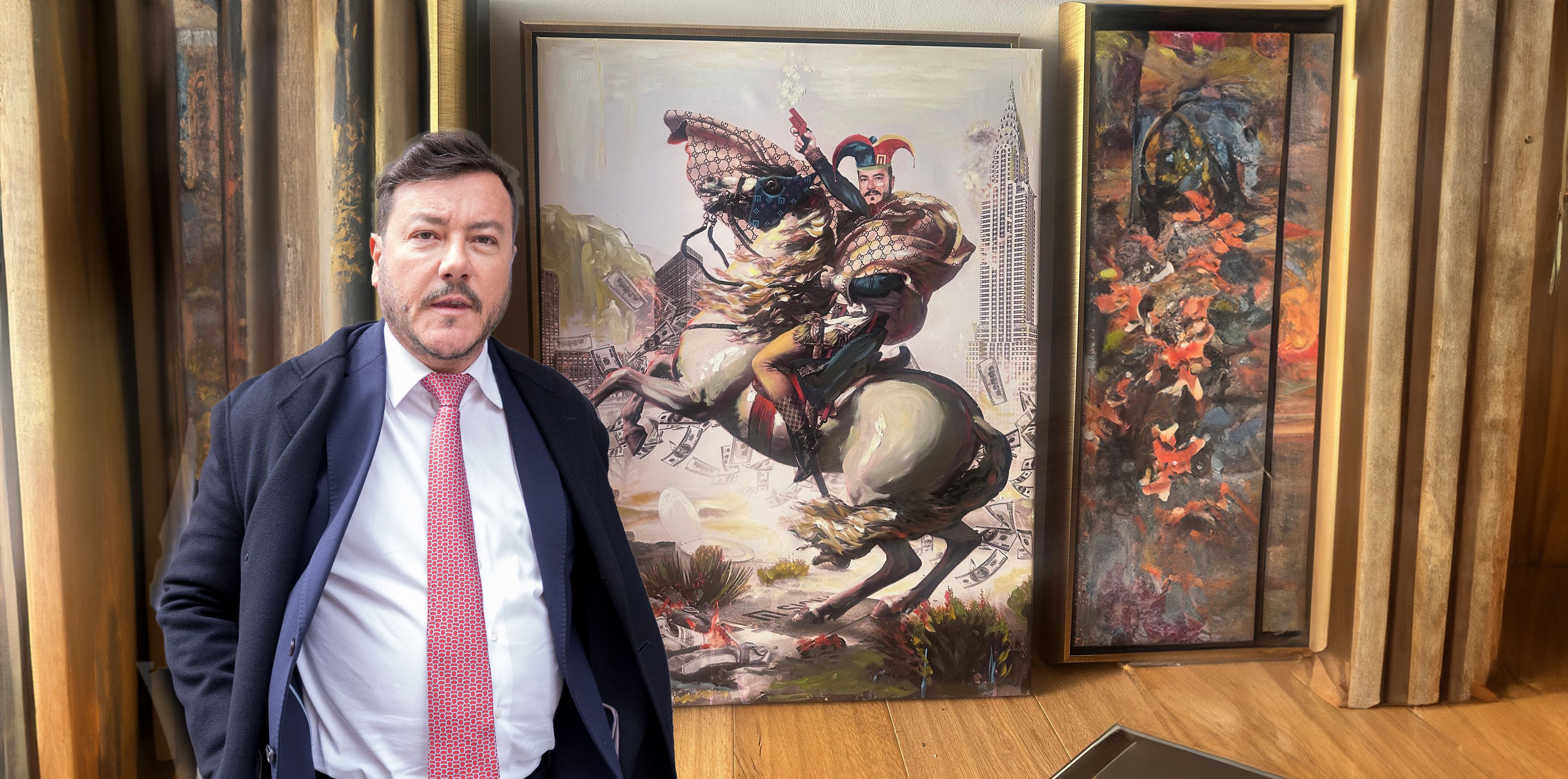 Das Mixed-Media-Kunstwerk, das René Benko als Napoleon mit Narrenkappe abbildet.