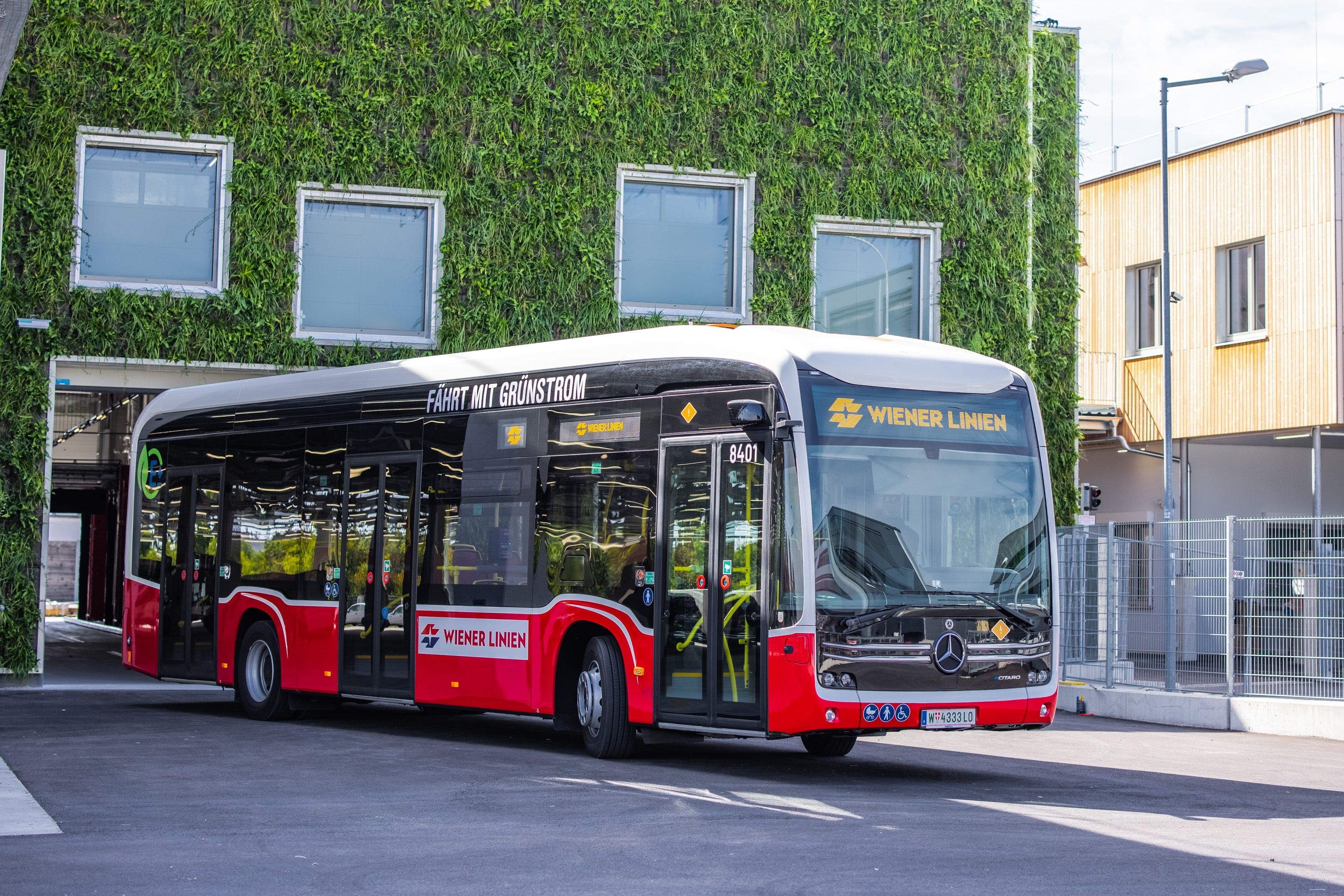 E-Bus im neuen Kompetenzzentrum für E-Mobilität der Wiener Linien in Siebenhirten.