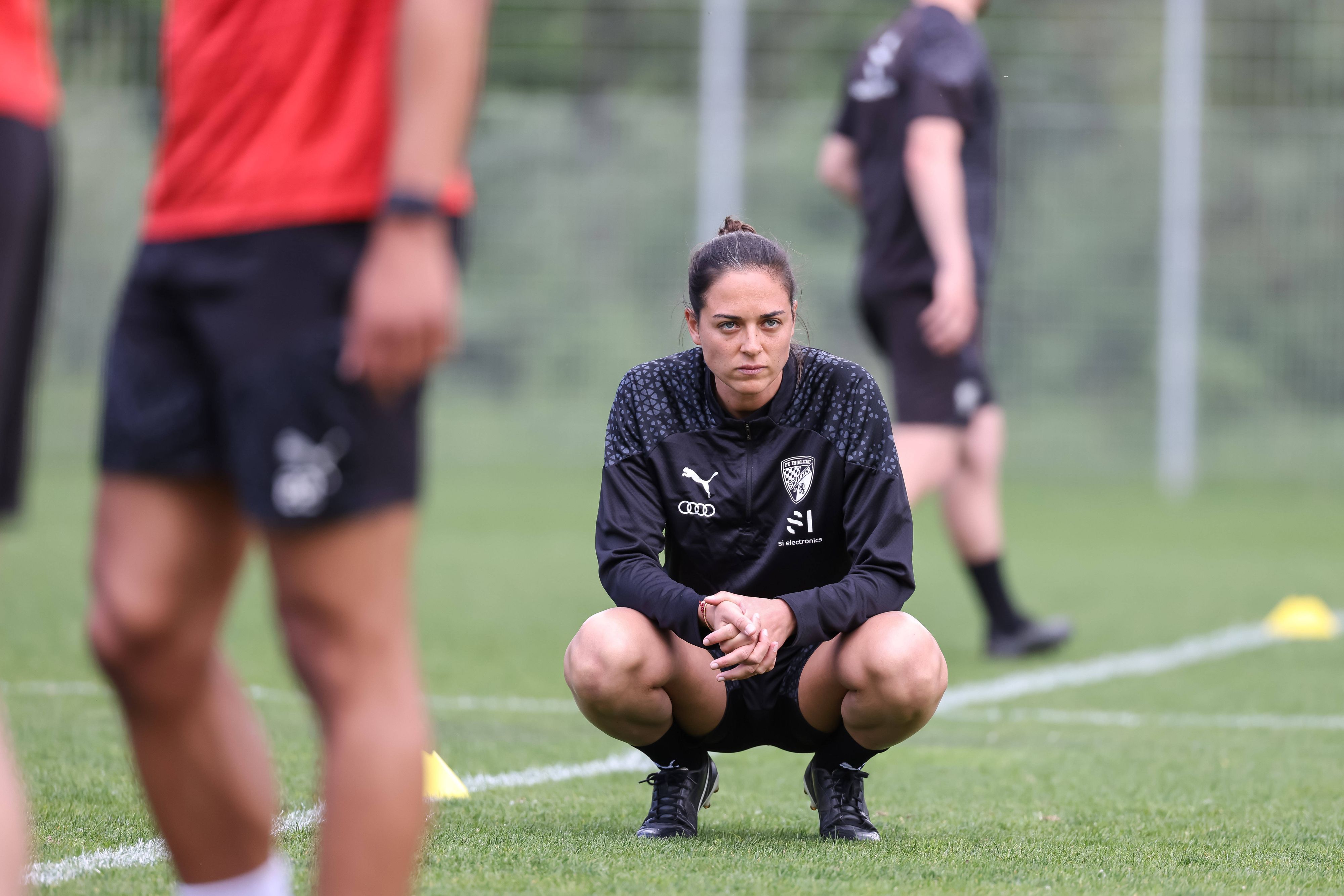 Strenger Blick im ersten Training als Chefcoach: Sabrina Wittmann.