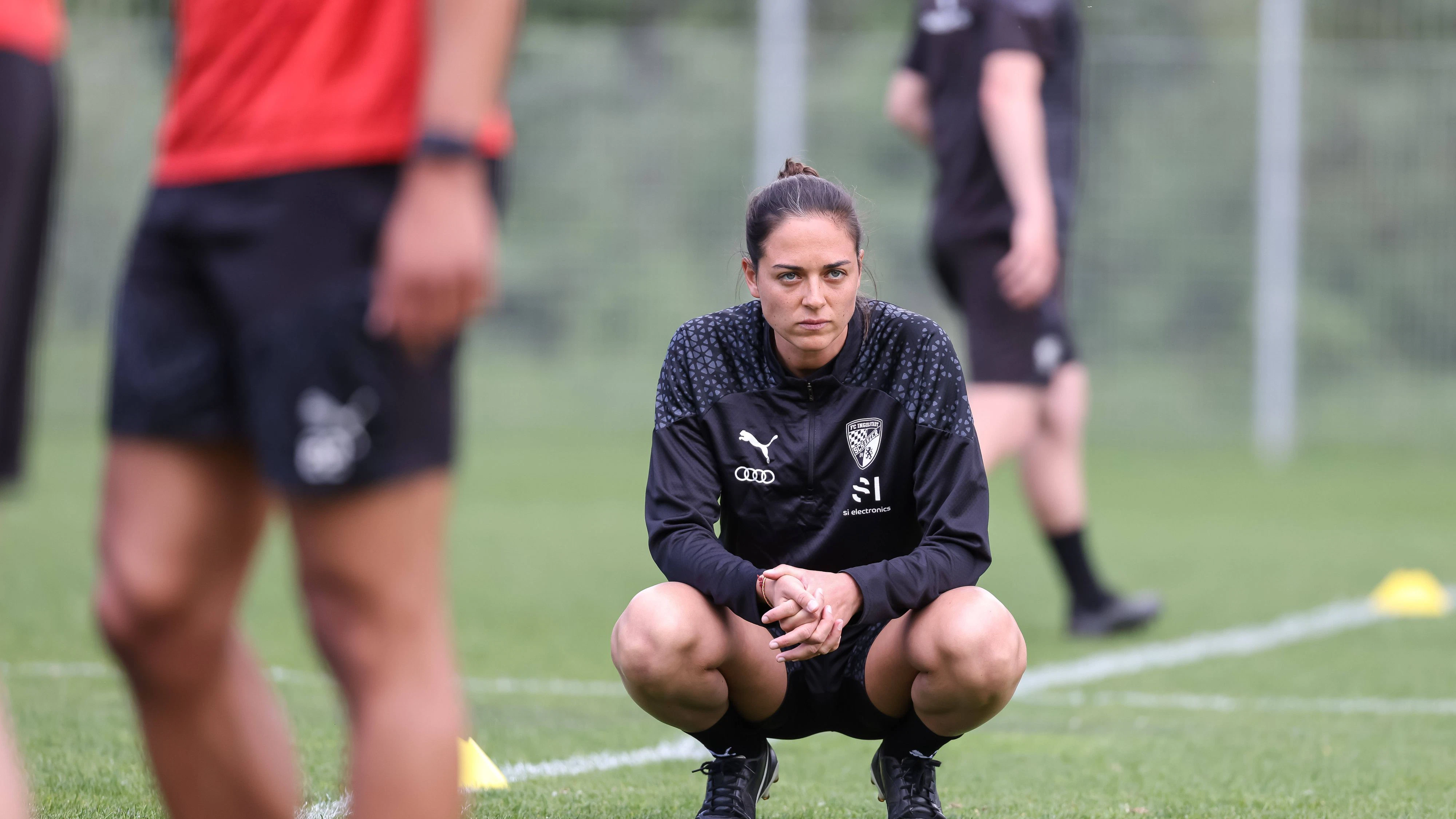 Strenger Blick im ersten Training als Chefcoach: Sabrina Wittmann.