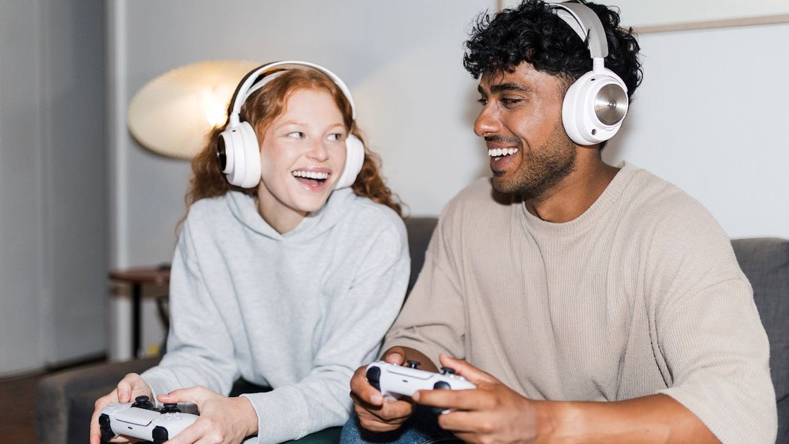 SteelSeries enthüllt die weiße Arctis Nova Pro-Serie für Gamer, Esport-Enthusiasten und Gaming-Lifestyler.