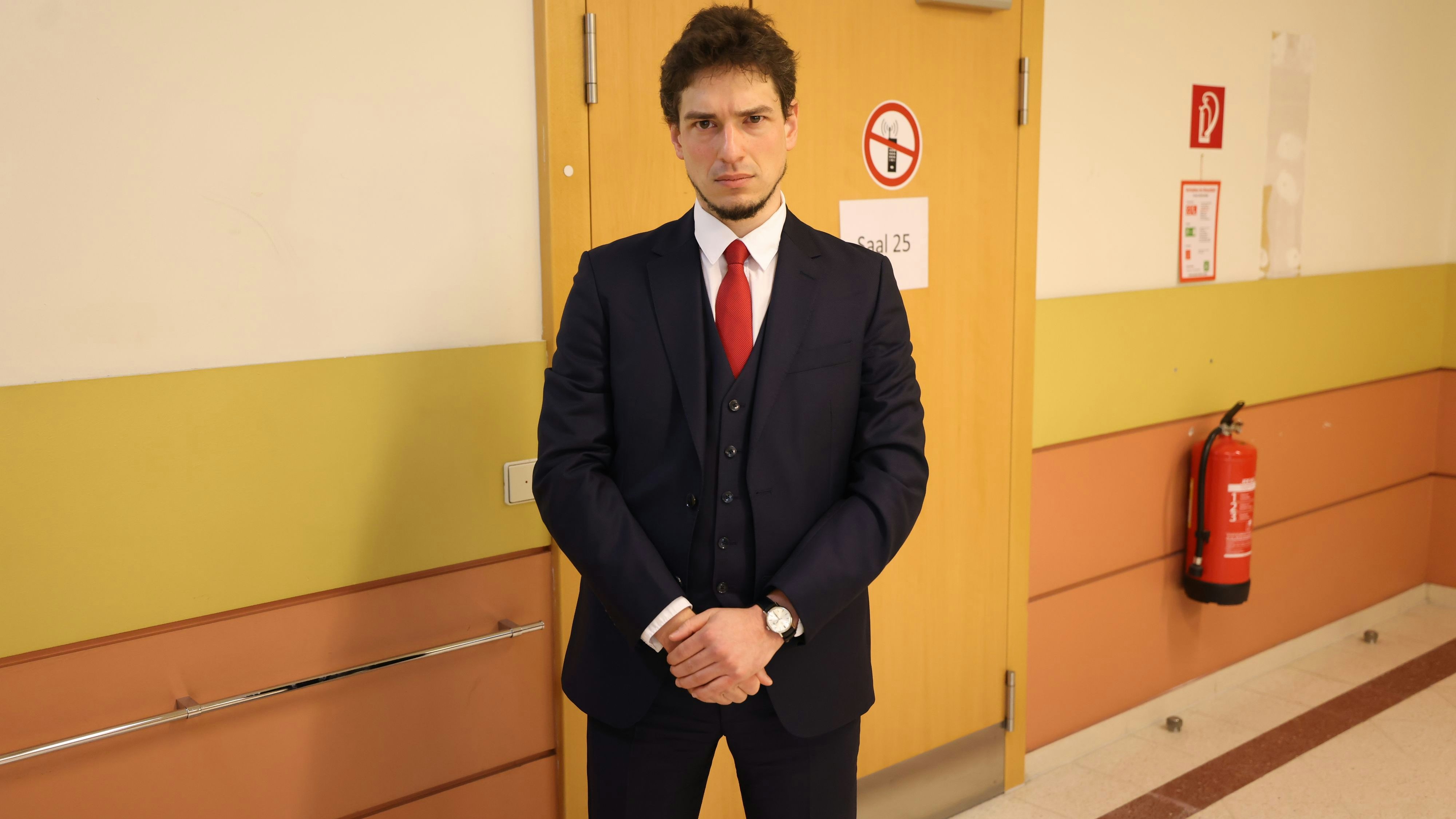 Anwalt Philipp Springer verteidigt den Verdächtigen.