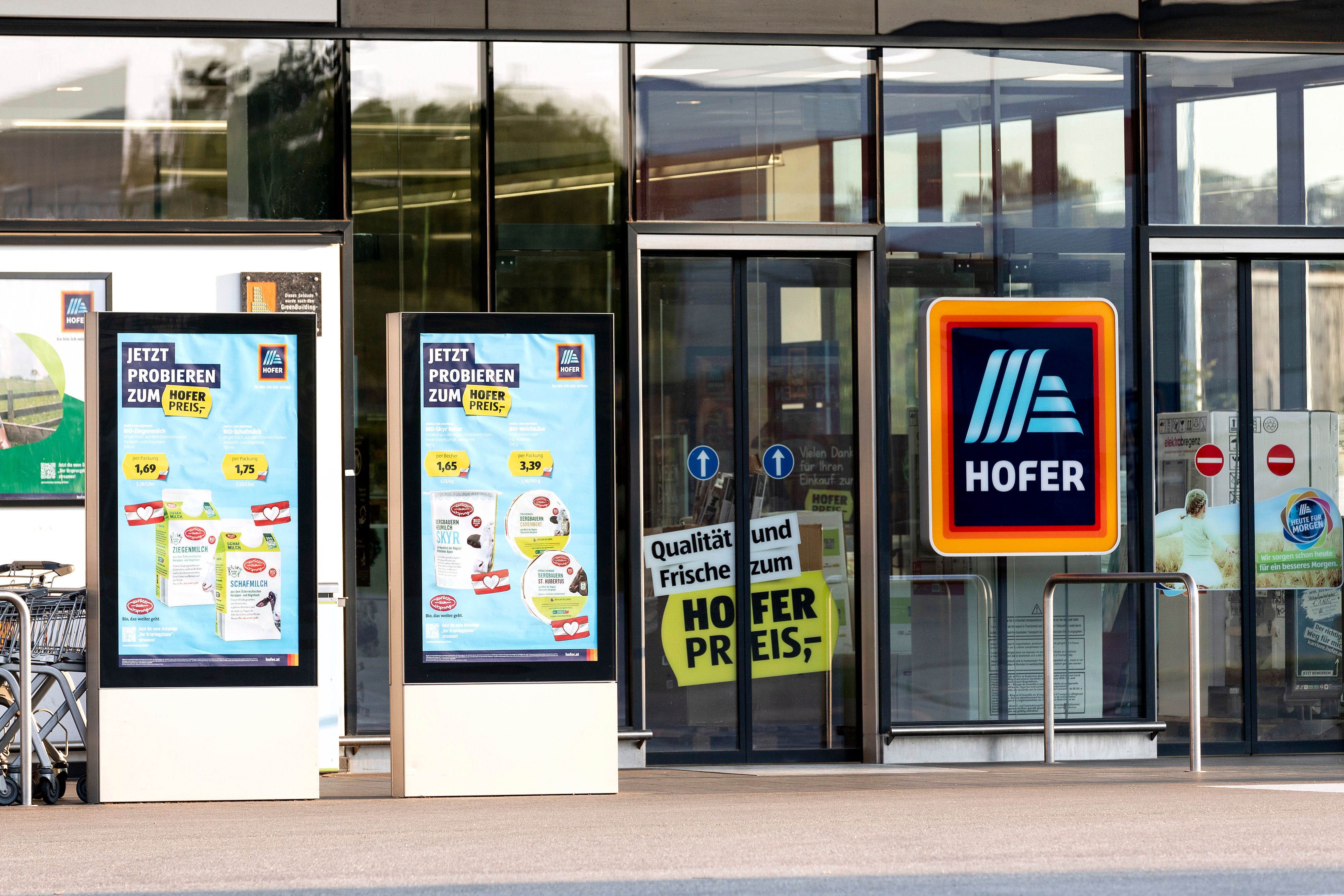 Wegen Verletzungsgefahr durch abgeriebene Glassplitter ruft der Discountriese Hofer jetzt Aufbewahrungsdosen zurück.