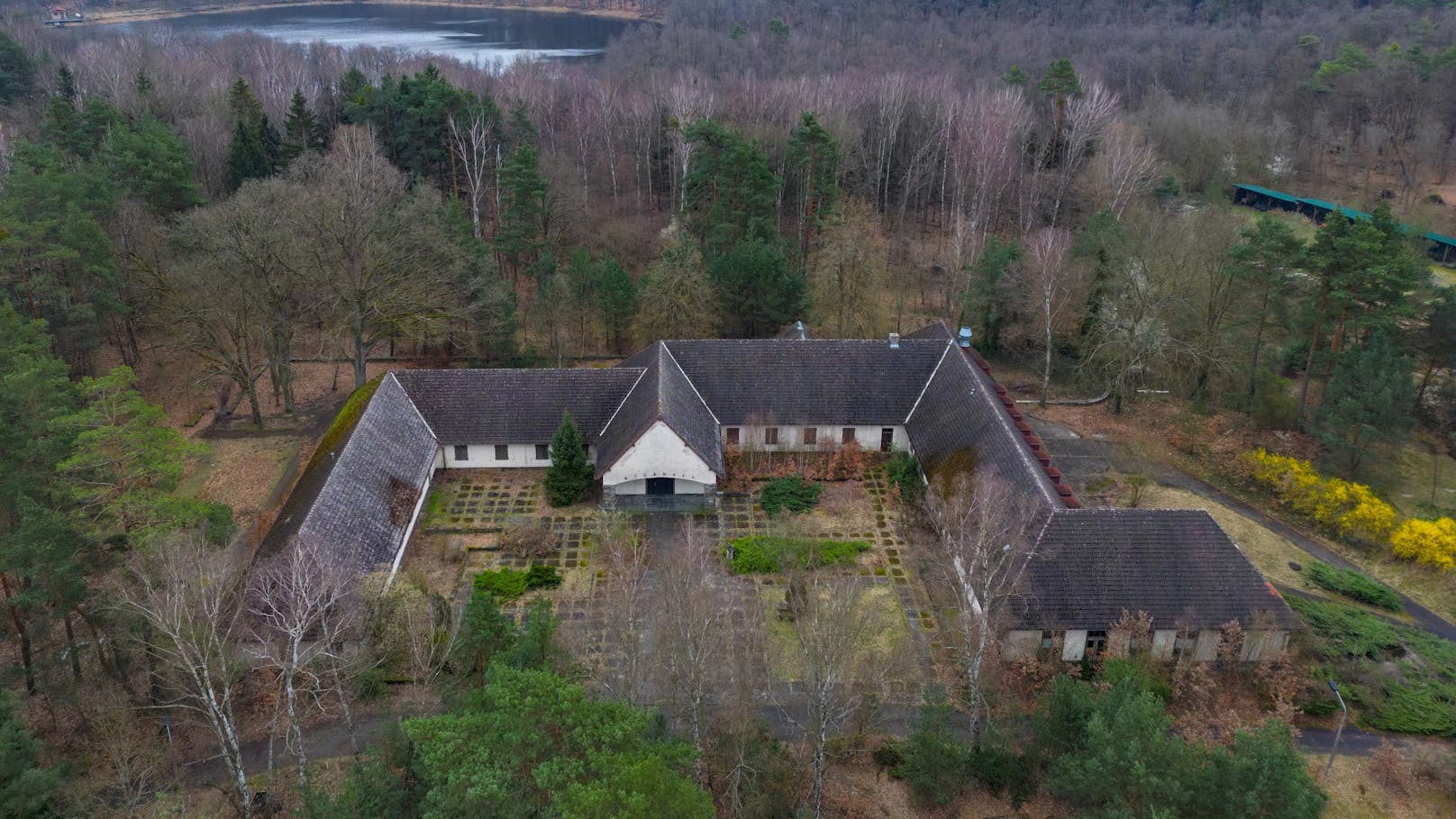 Die Goebbels-Villa liegt auf einem 17 Hektar-Grundstück am Bogensee.