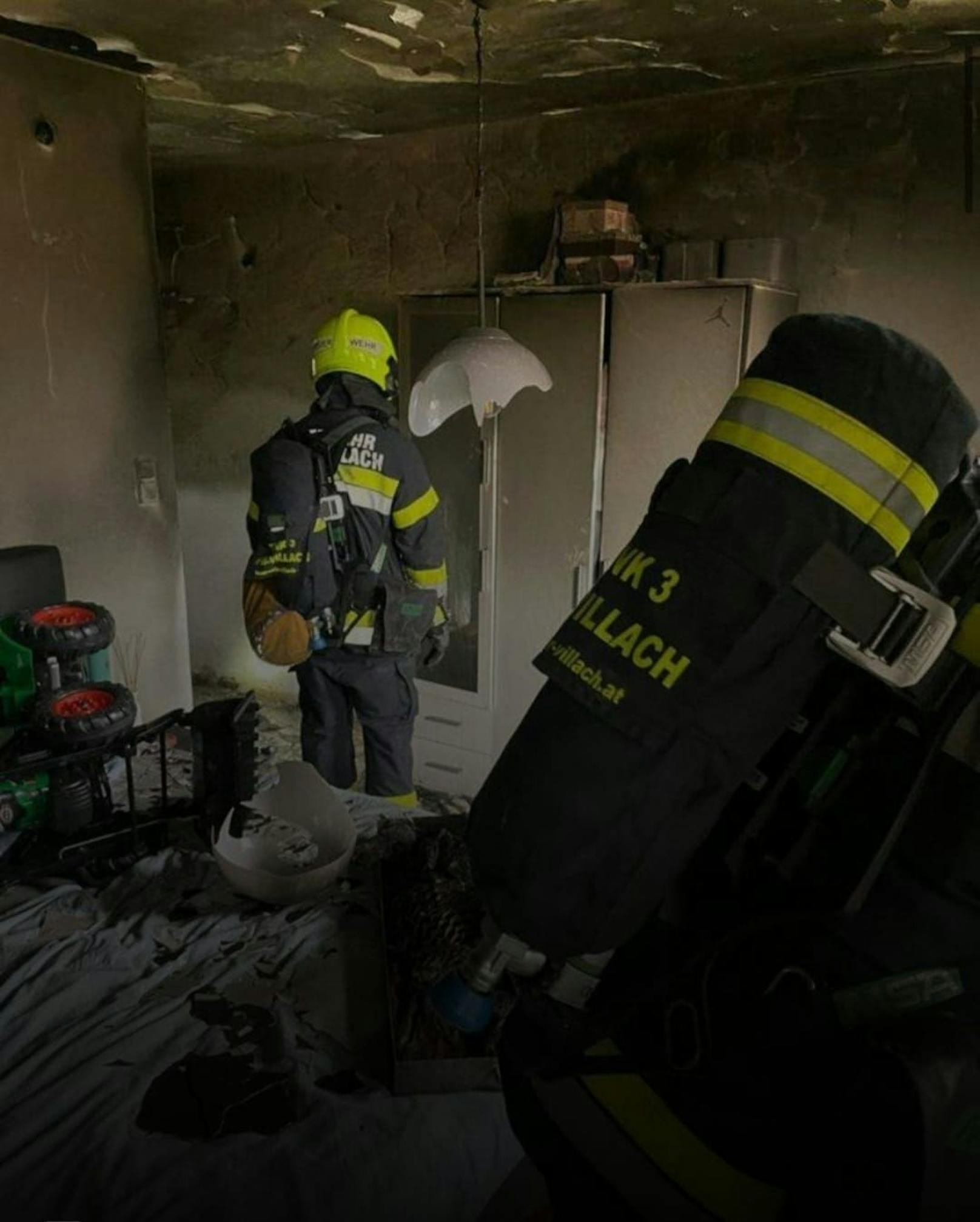 Die Wohnung der Villacherin brannte komplett aus. Auch ihre Möbel und Kleidungsstücke konnten nicht mehr gerettet werden.