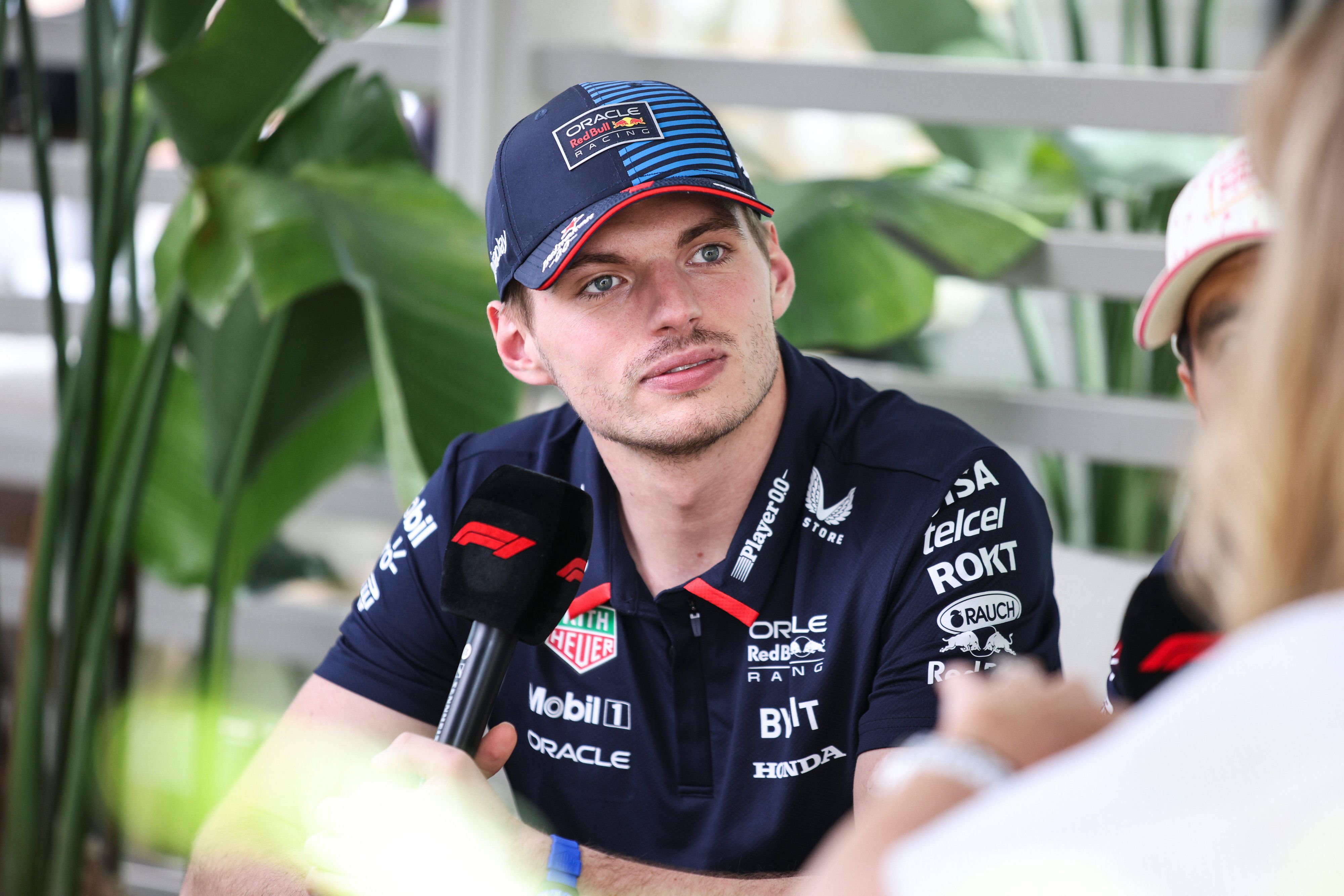 Red-Bull-Star Max Verstappen denkt nicht an einen Wechsel zu Mercedes. 
