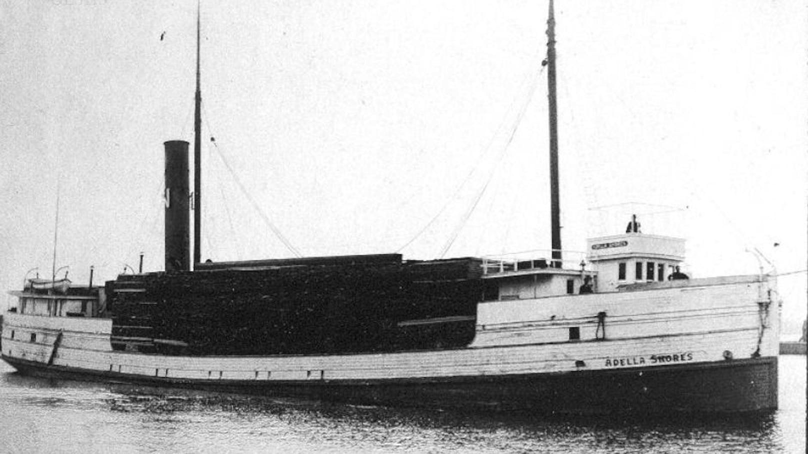 Die Adella Shores wurde 1894 erbaut, war fast 60 Meter lang und wog 735 Tonnen.