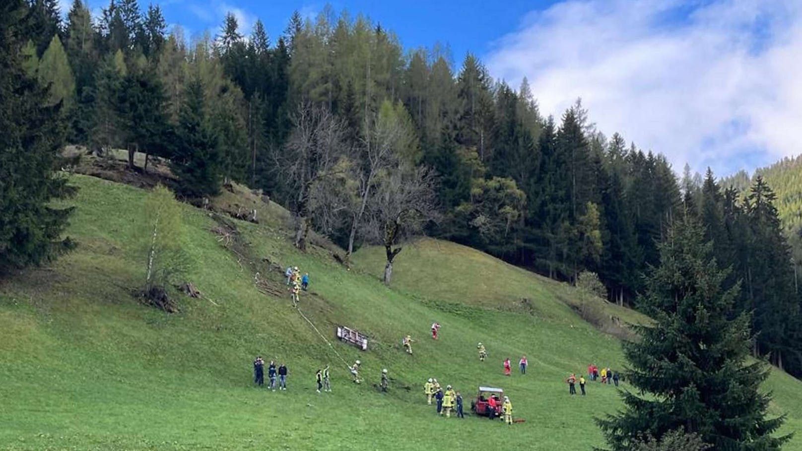 Der Tiroler stürzte mit seinem Traktor den steilen Hügel hinab.