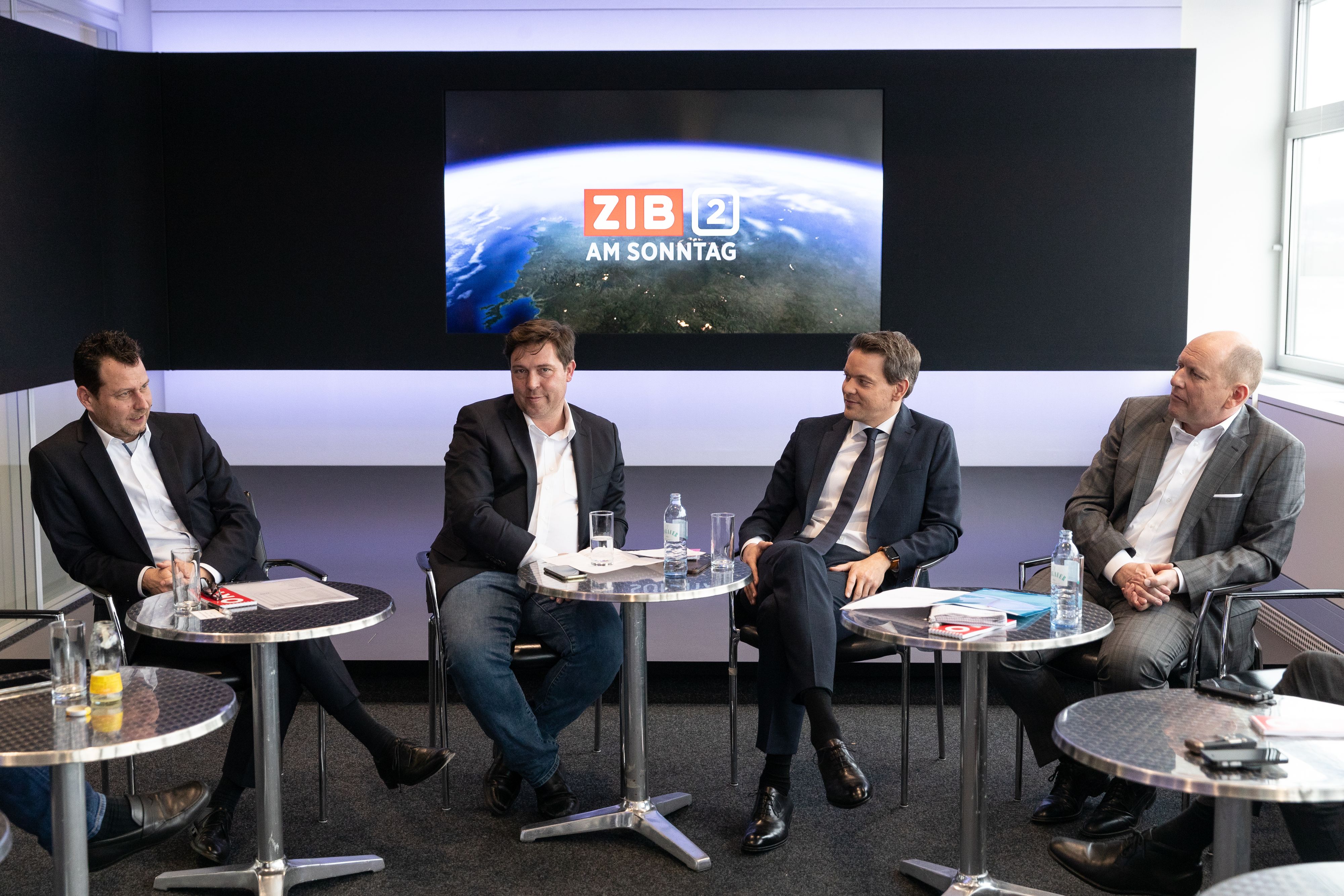 Journalist Matthias Schrom (2. v.l.) wird den ORF nach drei Jahrzehnten verlassen. 